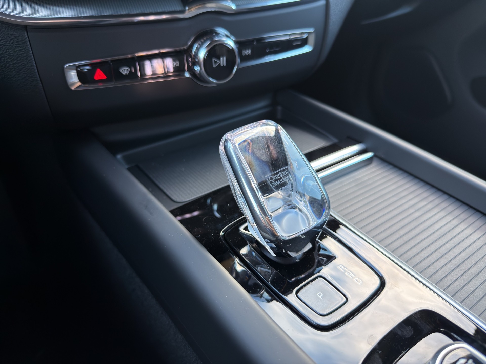 VOLVO XC60 2.0 T8 TE Black Edition eAWD-image-48