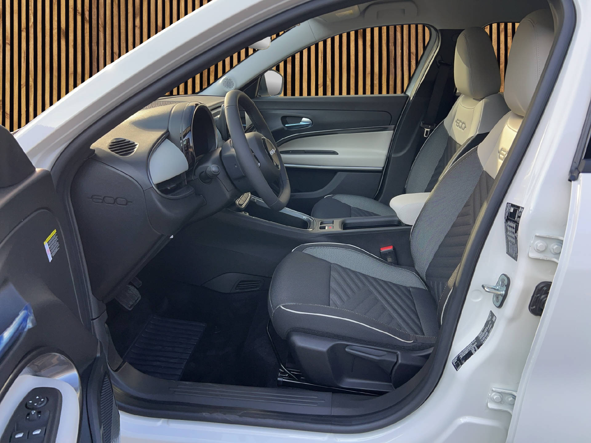 FIAT 600 1.2 Hybrid 145 La Prima-image-7