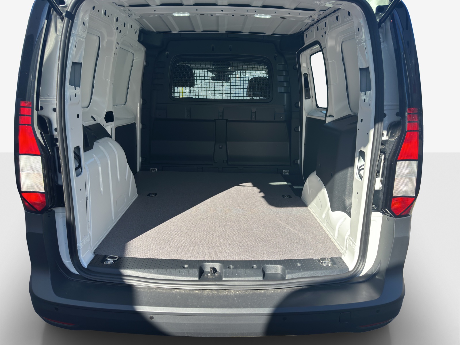 VW Caddy Cargo 1.5 TSI Plug in Hybrid DSG-image-12