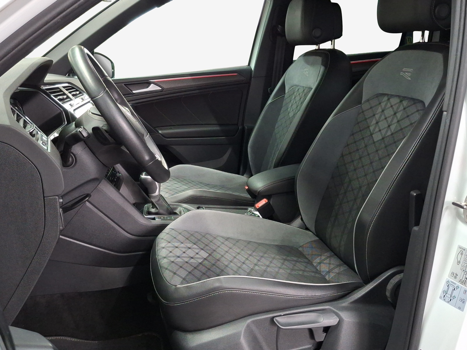VW Tiguan 2.0TSI R-Line 4Motion DSG-image-7