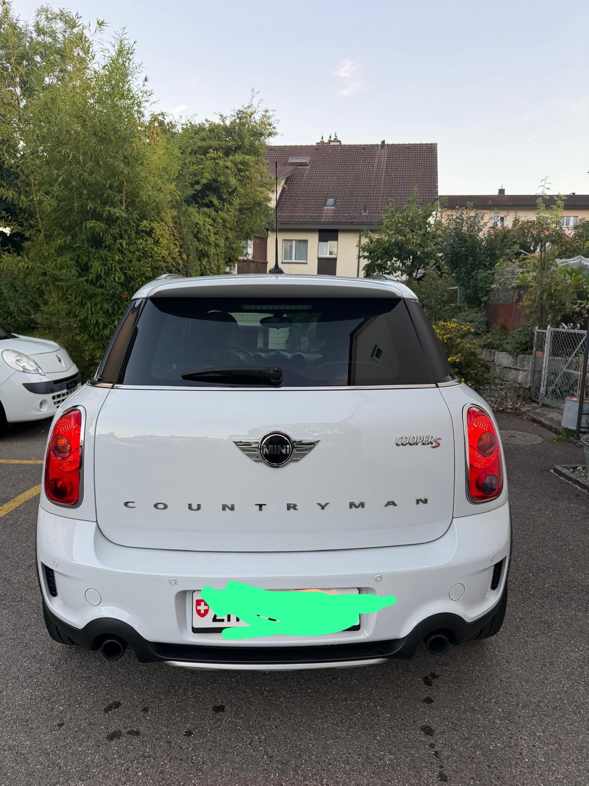 MINI 1.6i Cooper S ALL4-image-1