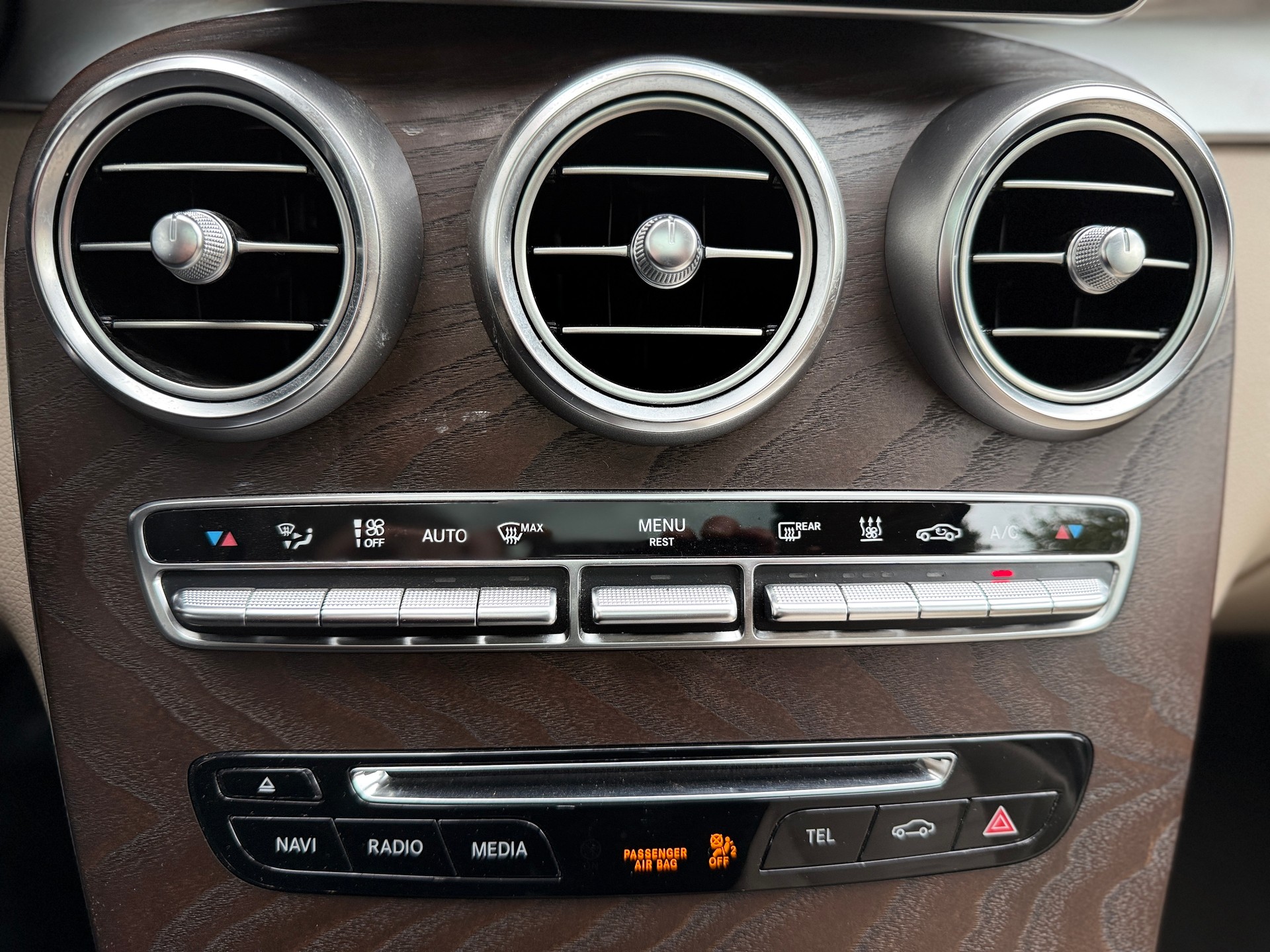 MERCEDES-BENZ GLC 250 4Matic 9G-Tronic-image-13