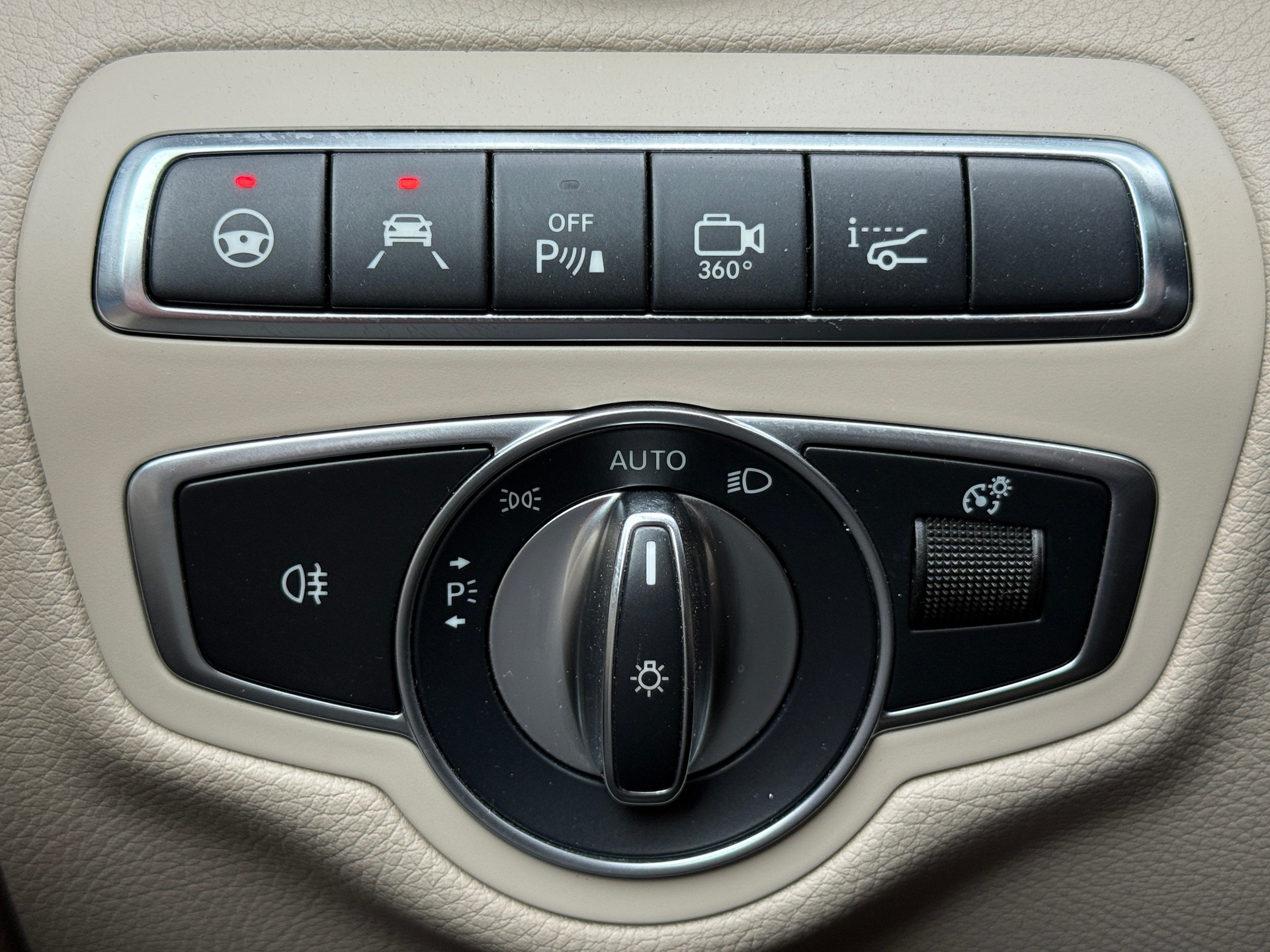 MERCEDES-BENZ GLC 250 4Matic 9G-Tronic-image-20