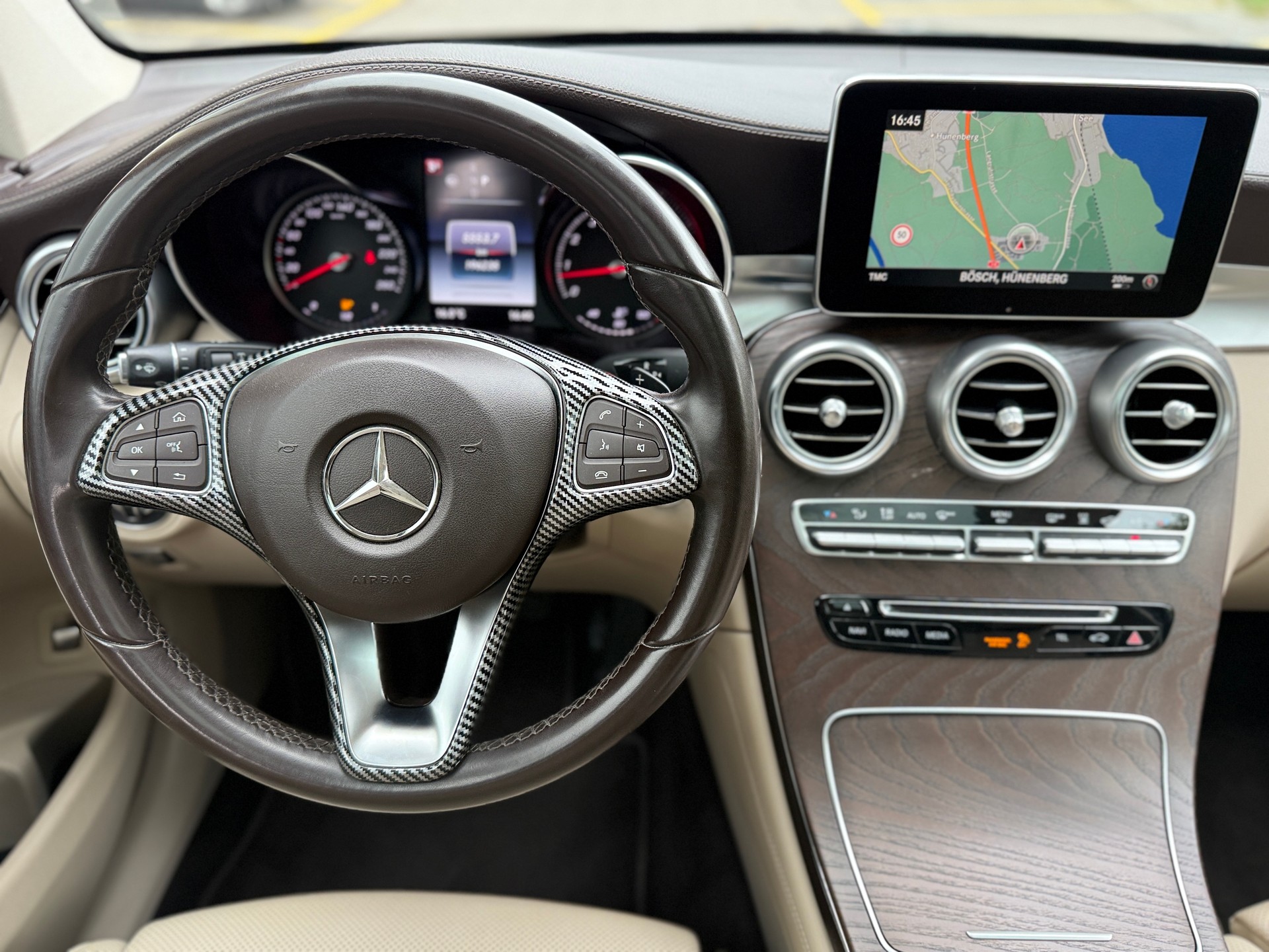 MERCEDES-BENZ GLC 250 4Matic 9G-Tronic-image-11