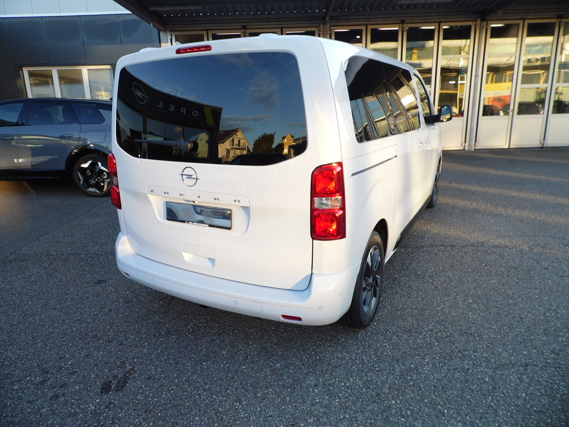 OPEL Zafira 2.2 CDTI L Automatik-image-2