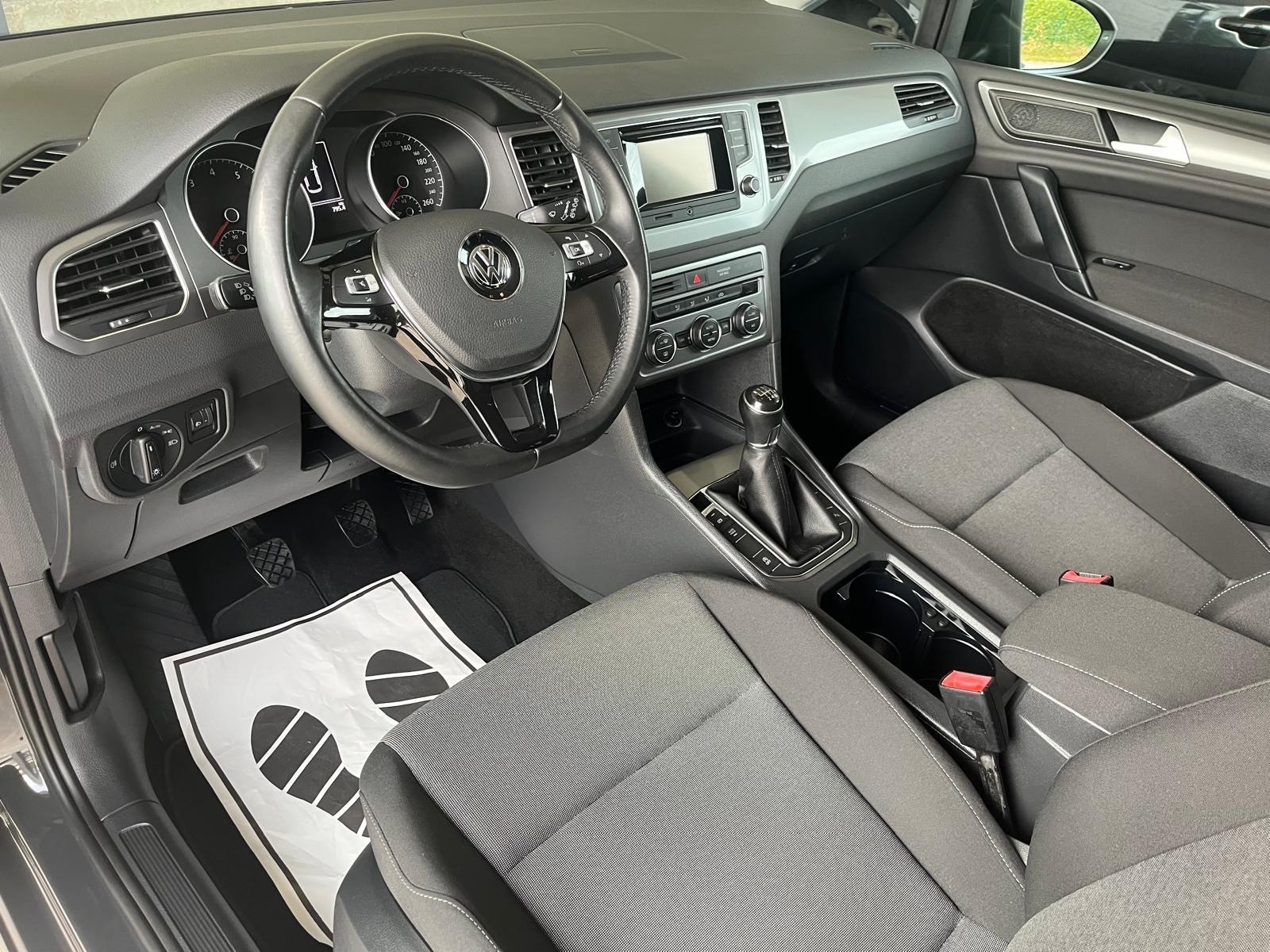 VW Golf Sportsvan 1.2 TSI Trendline-image-9