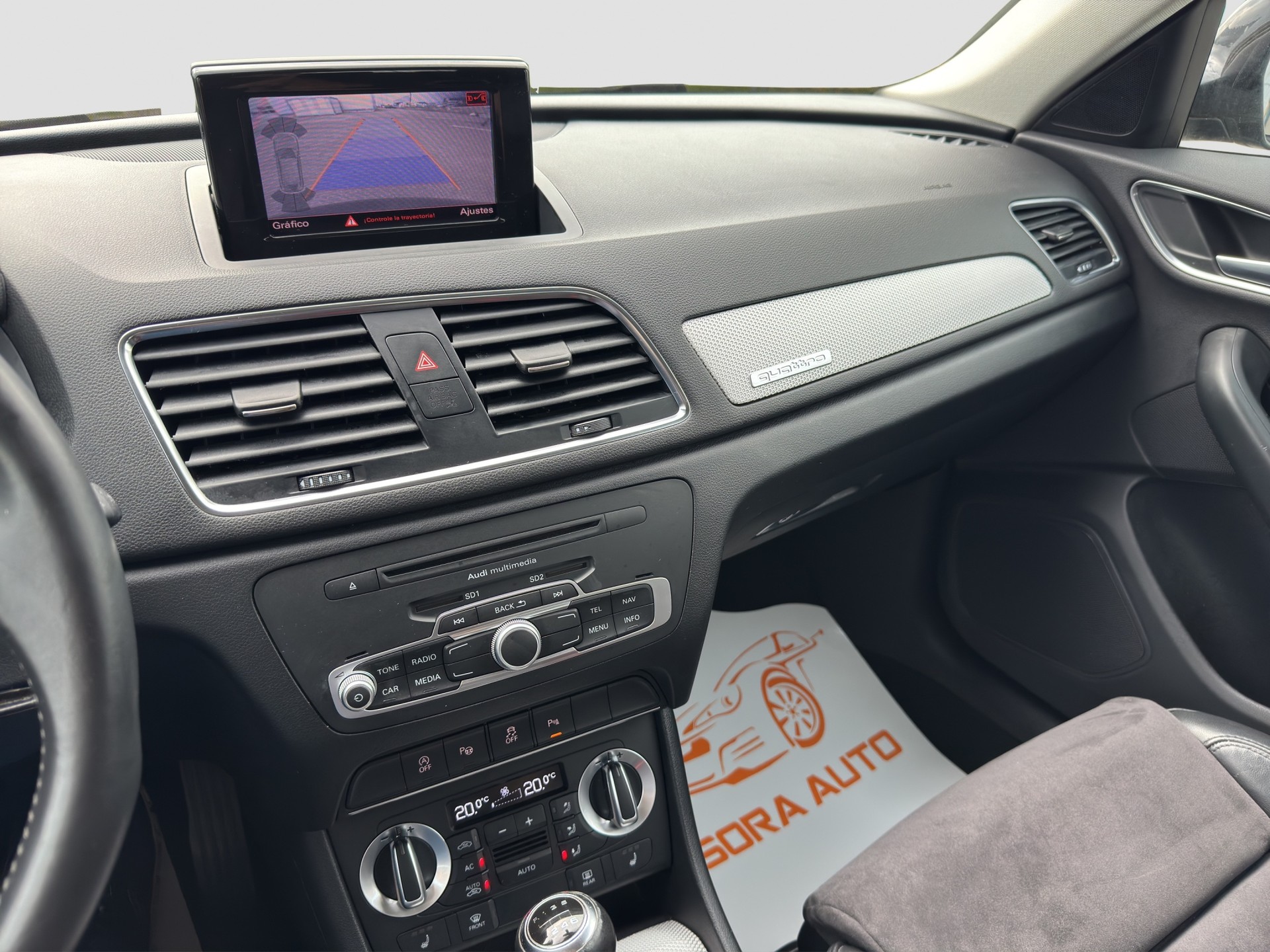 AUDI Q3 2.0 TFSI quattro-image-10