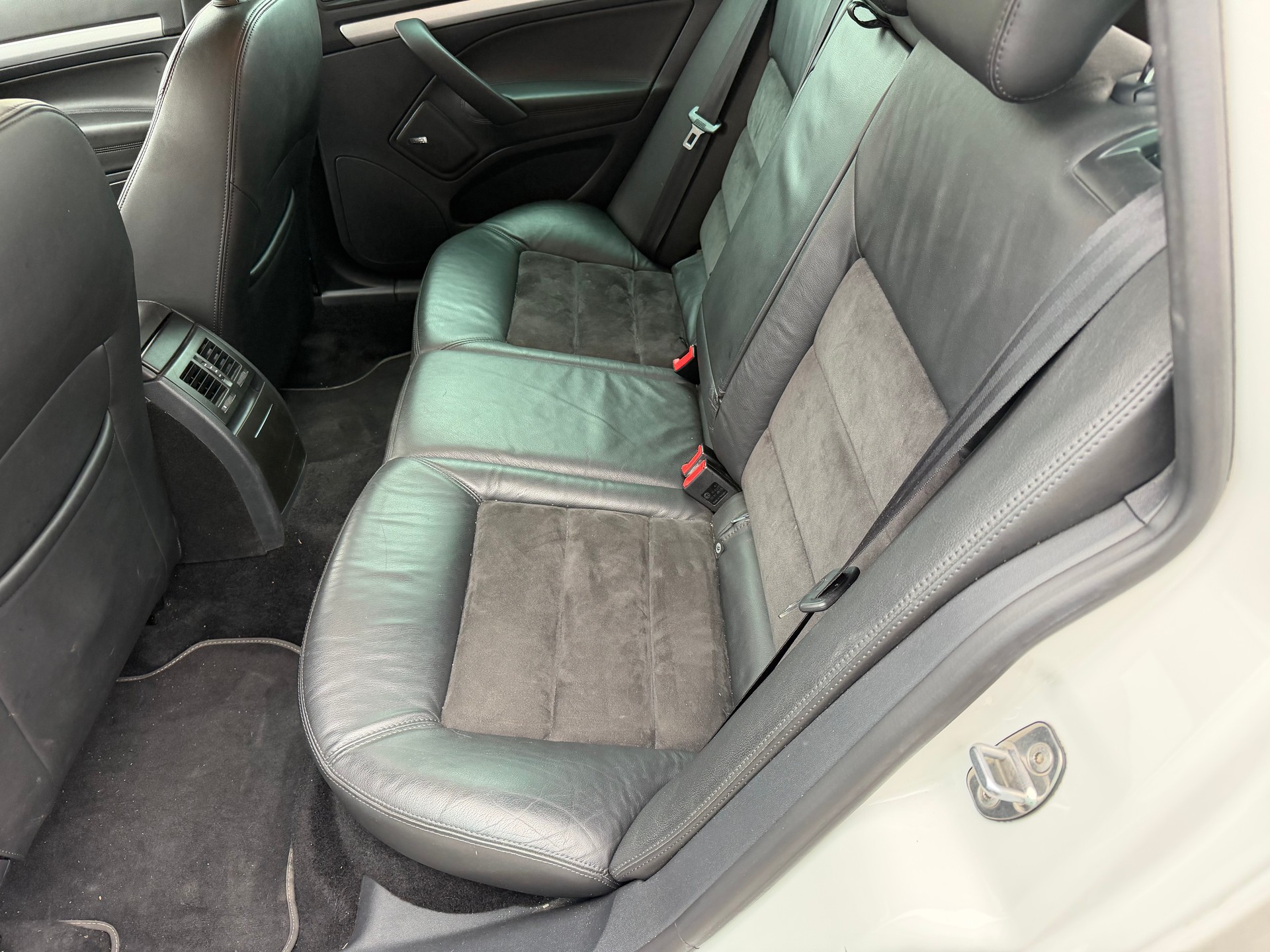 SKODA Octavia Combi 2.0 TDI Scout 4x4-image-7