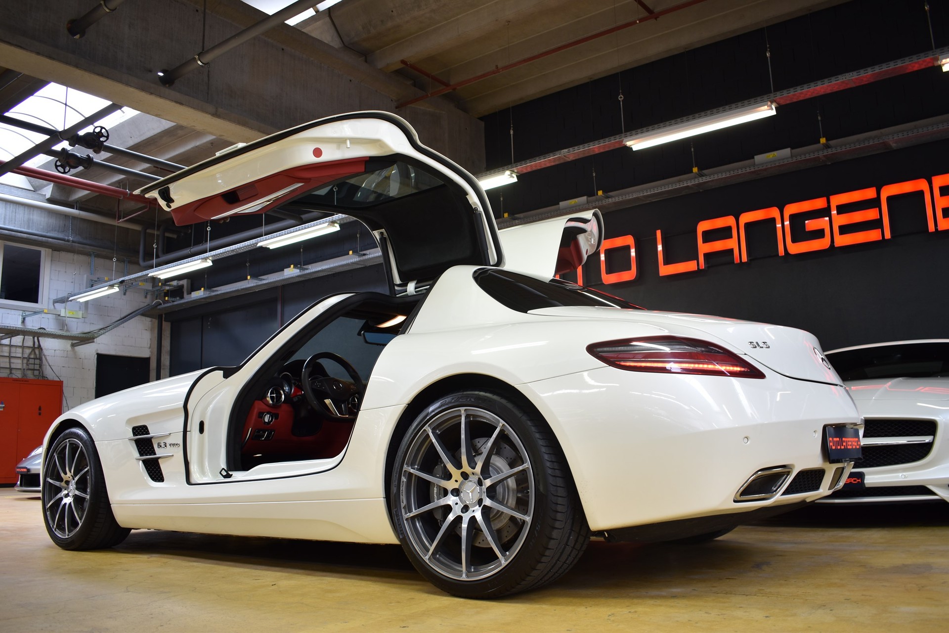 MERCEDES-BENZ SLS 63 AMG Speedshift-image-14