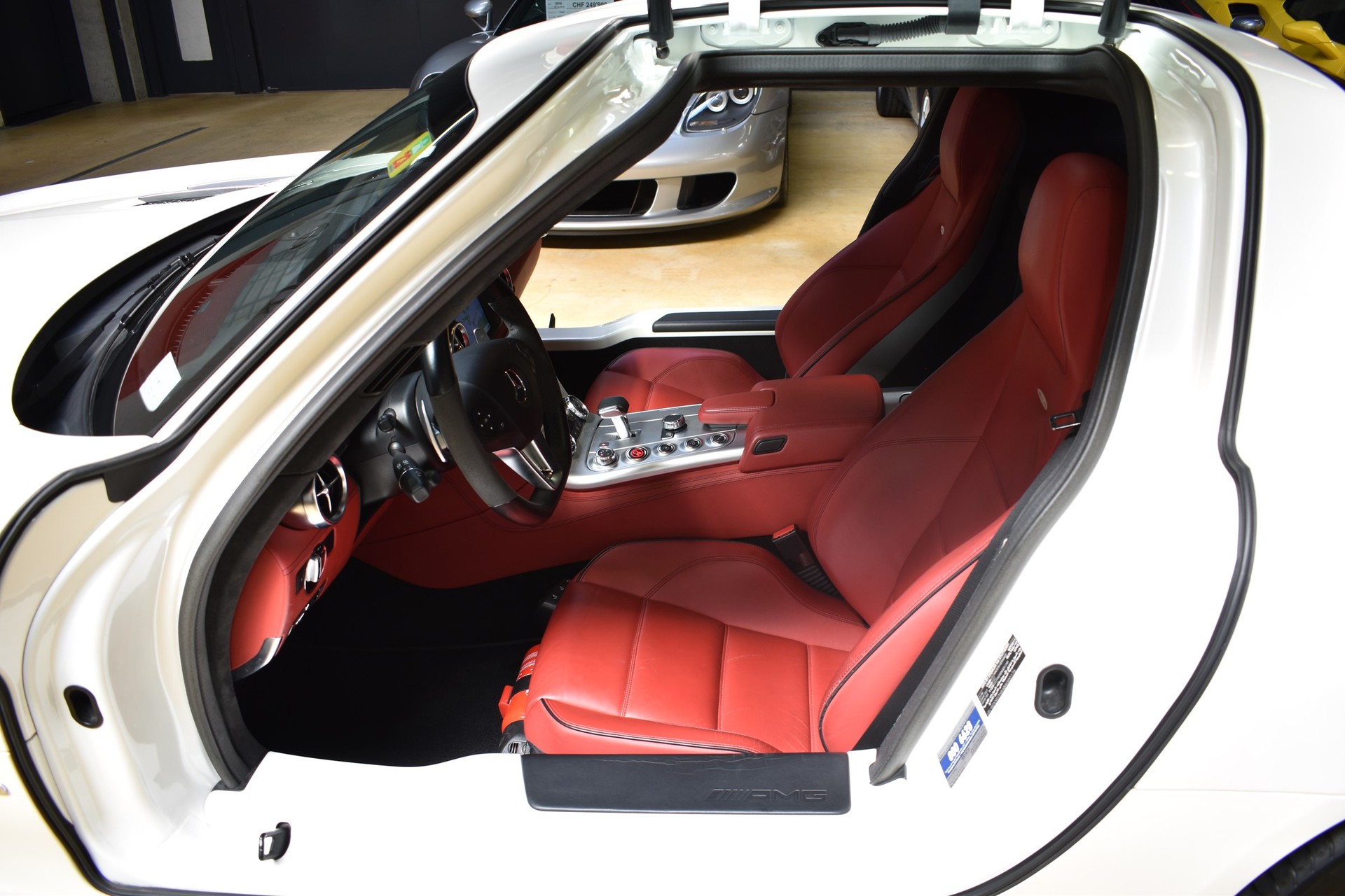 MERCEDES-BENZ SLS 63 AMG Speedshift-image-16