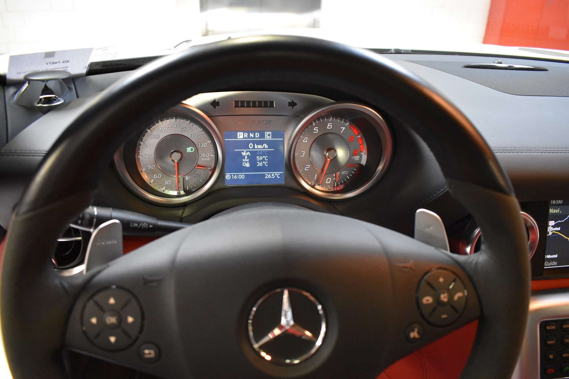MERCEDES-BENZ SLS 63 AMG Speedshift-image-19