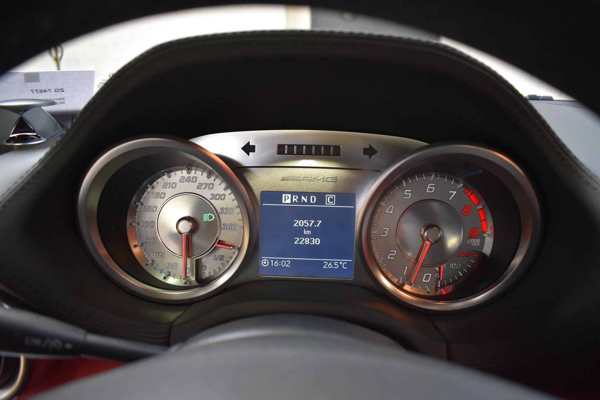 MERCEDES-BENZ SLS 63 AMG Speedshift-image-24