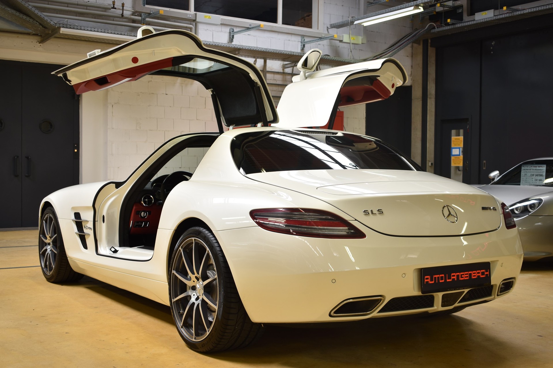 MERCEDES-BENZ SLS 63 AMG Speedshift-image-3