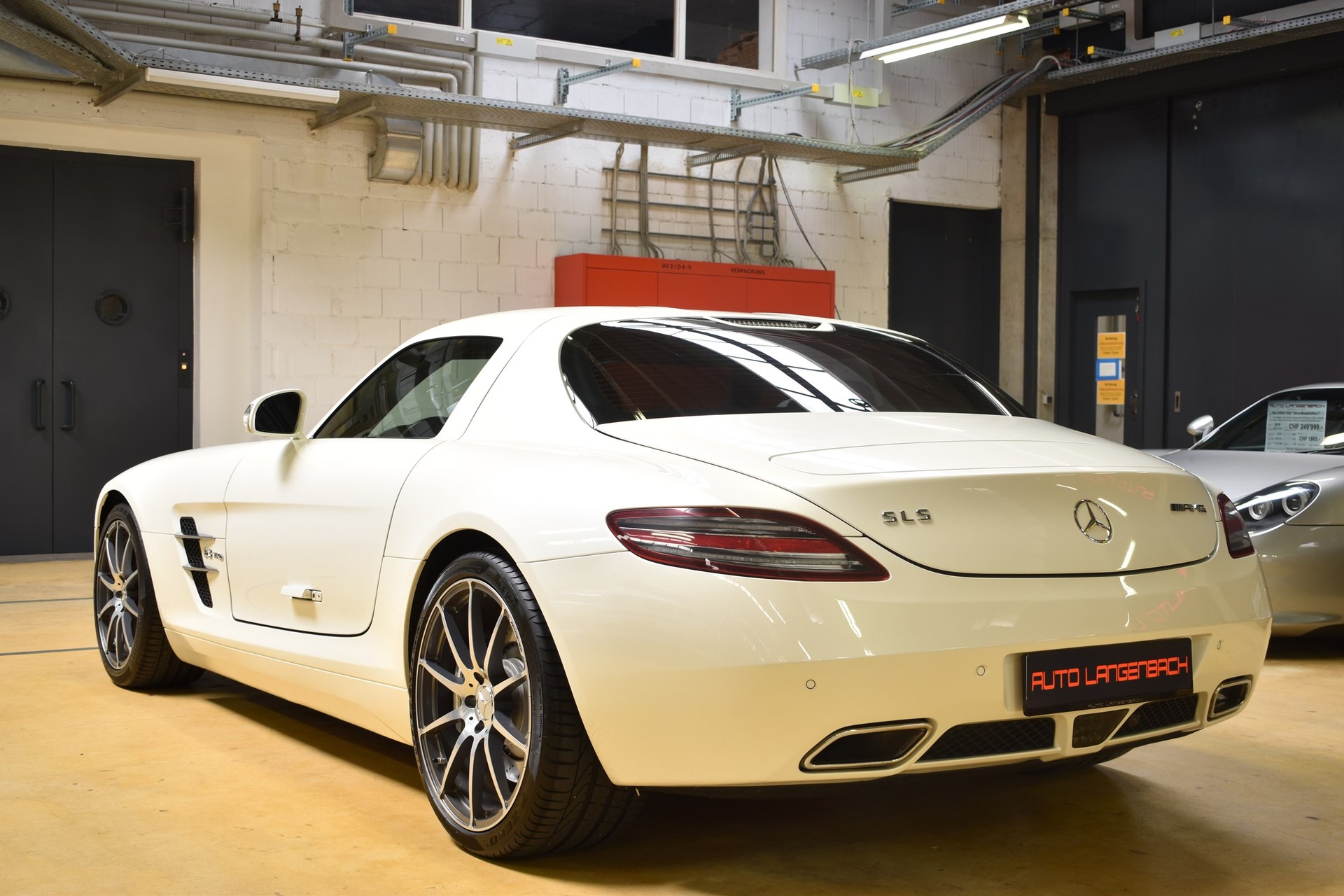 MERCEDES-BENZ SLS 63 AMG Speedshift-image-4