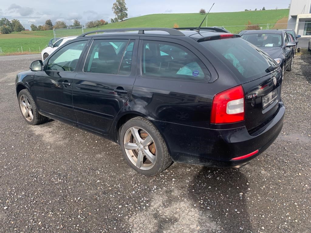 SKODA Octavia Combi 1.8 TSI Swiss Adventure 4x4-image-2