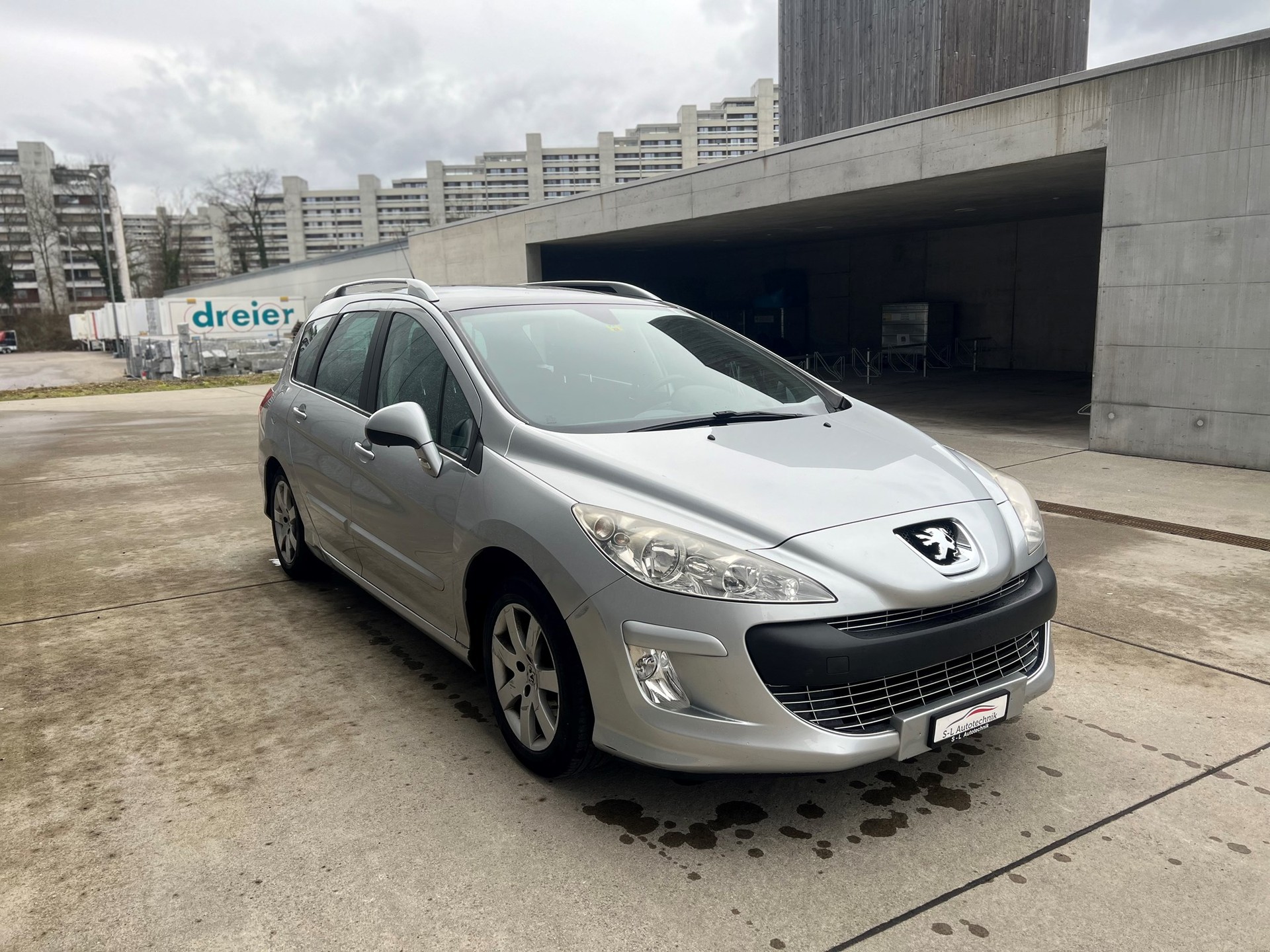 PEUGEOT 308 SW 1.6 HDI Sport-image-2