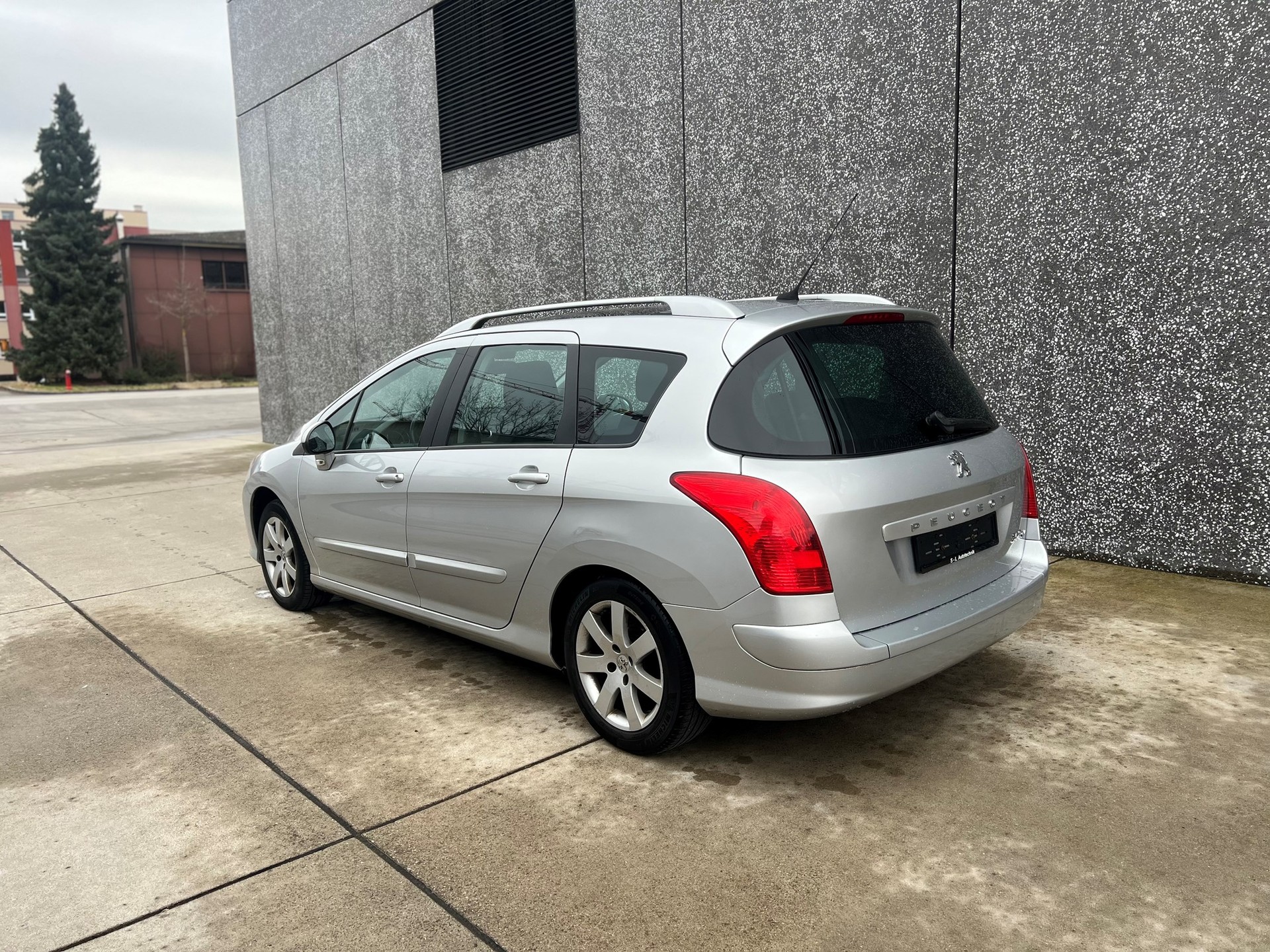 PEUGEOT 308 SW 1.6 HDI Sport-image-3