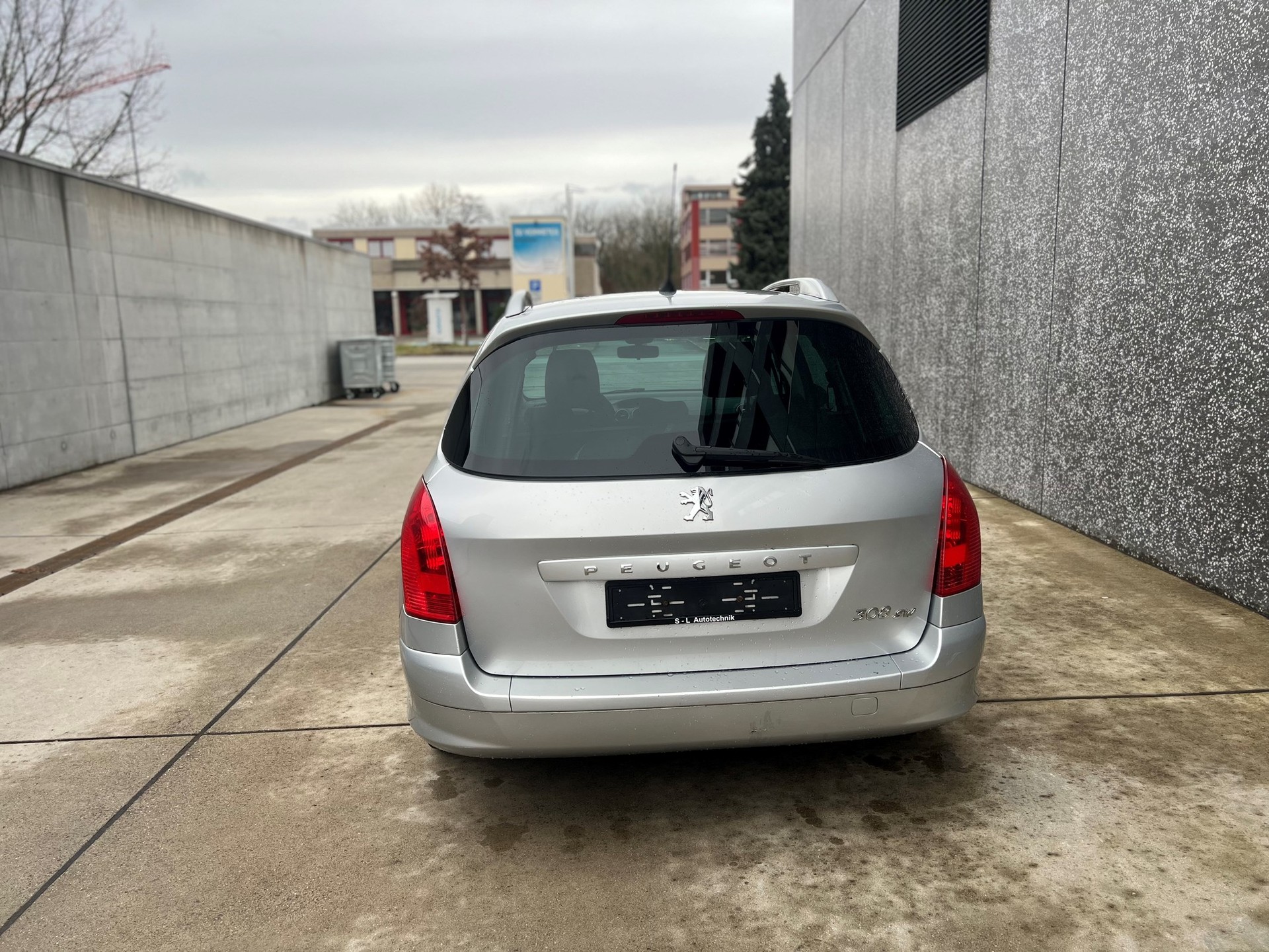 PEUGEOT 308 SW 1.6 HDI Sport-image-10