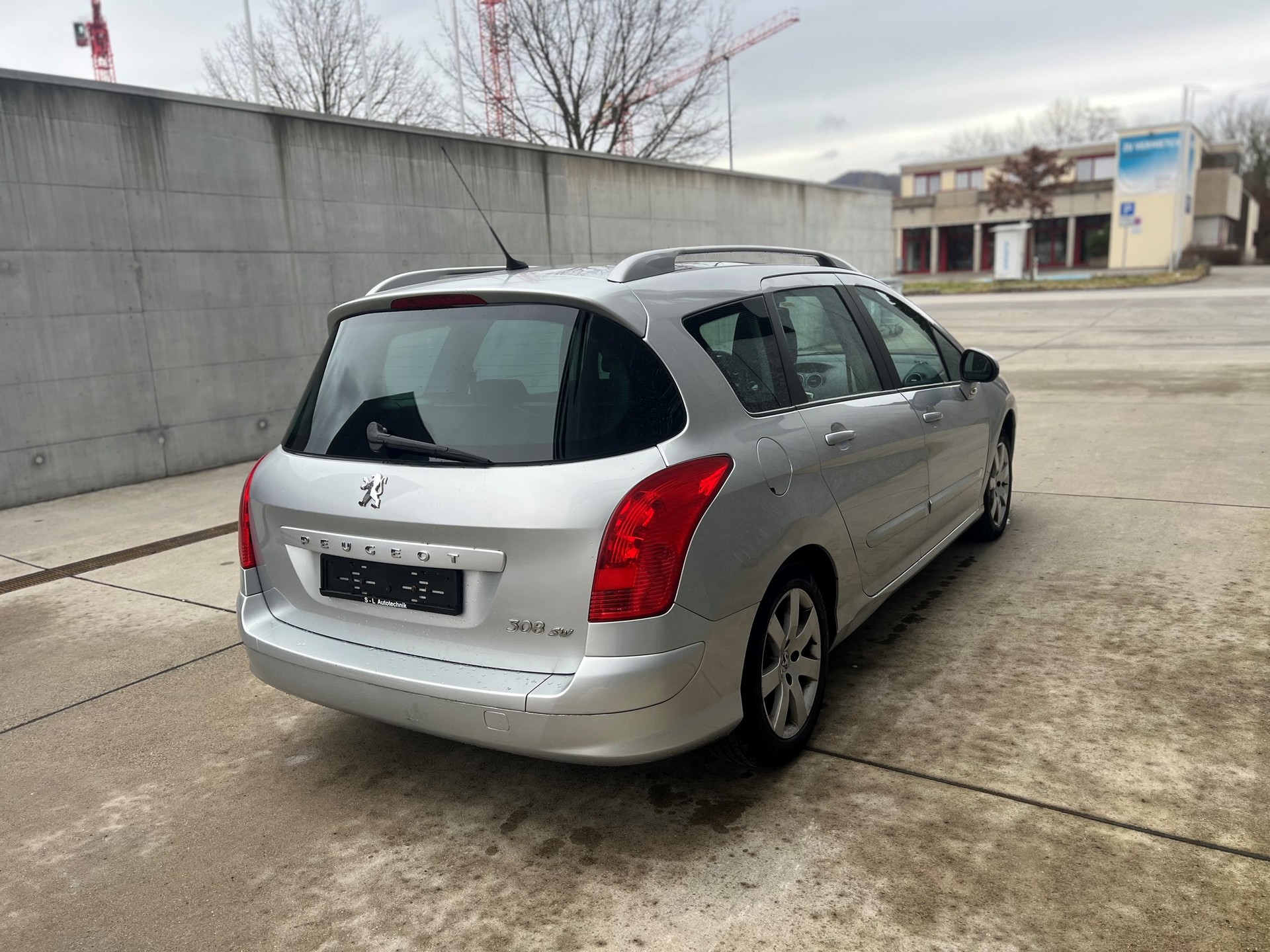 PEUGEOT 308 SW 1.6 HDI Sport-image-4