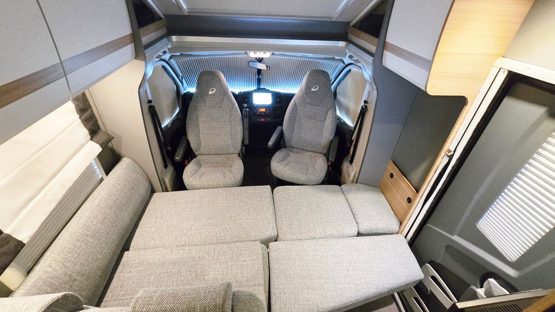 DETHLEFFS JUST 7052 EB 2,2 HDI DIESEL CITROEN JUMPER-image-7
