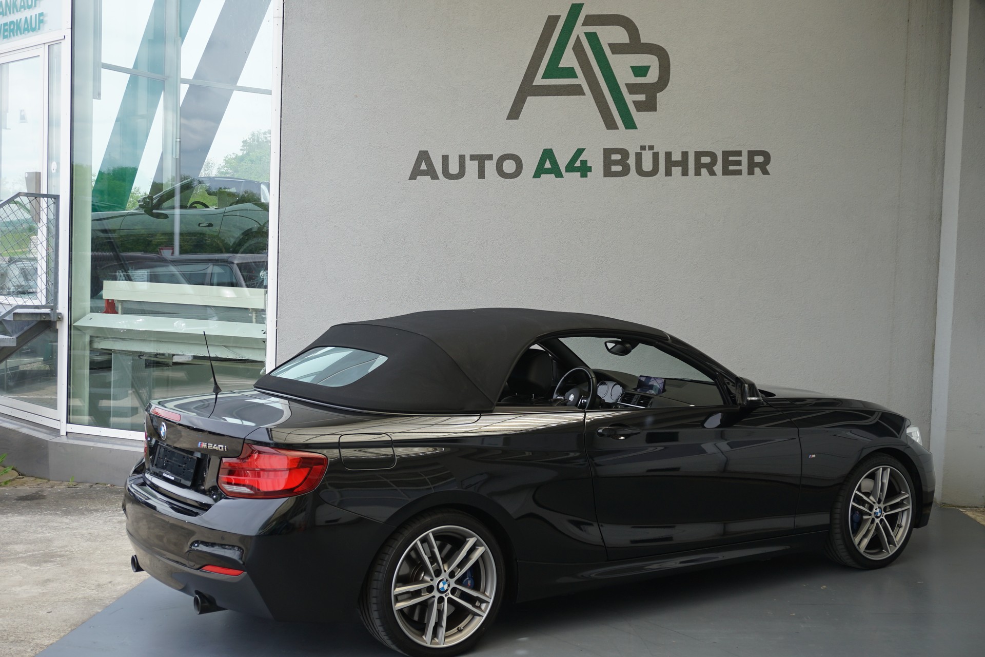 BMW M240i xDrive Cabriolet 340PS-image-13