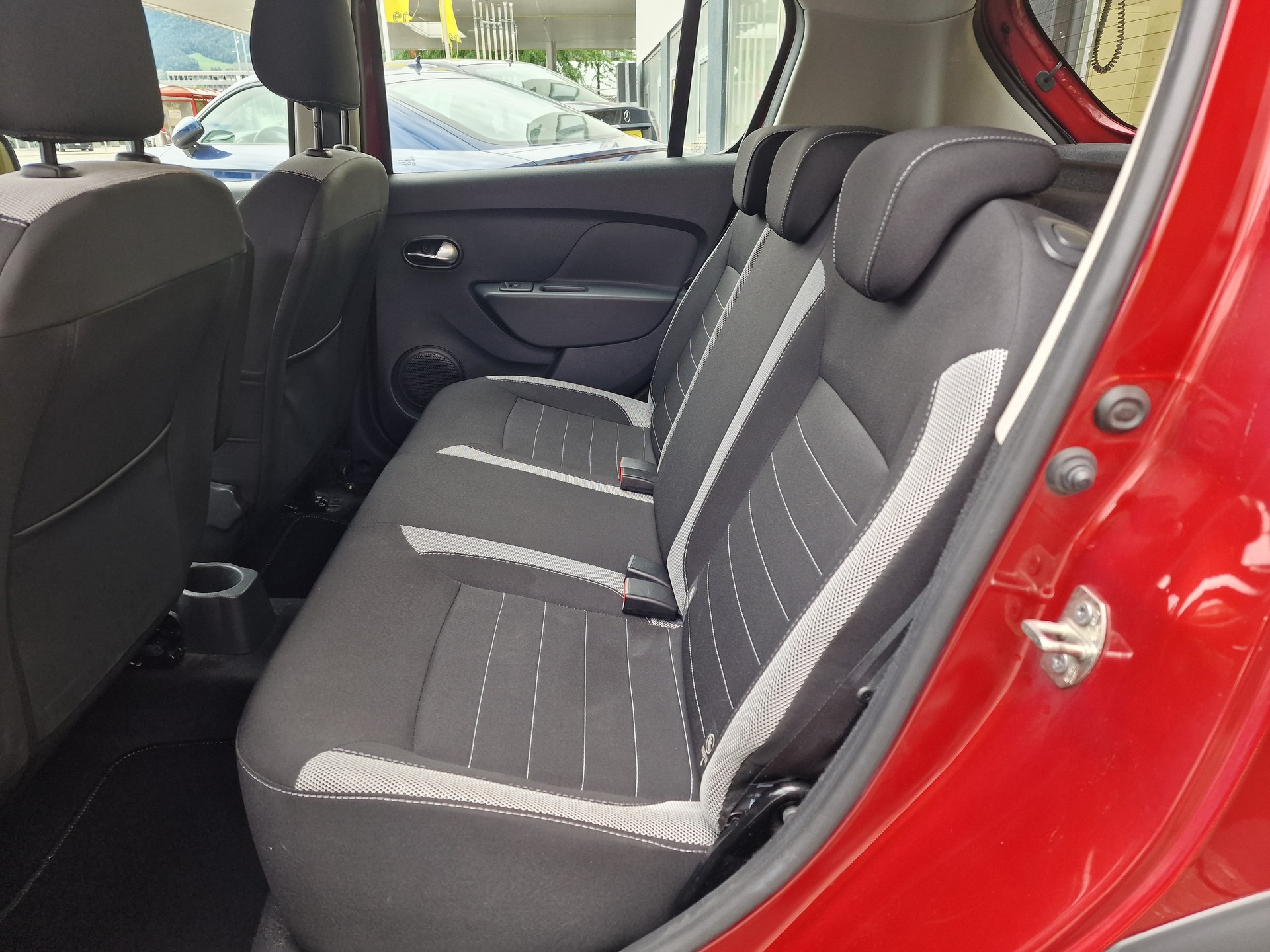 DACIA Sandero TURBO 90 Stepway Unlimited 2-image-17
