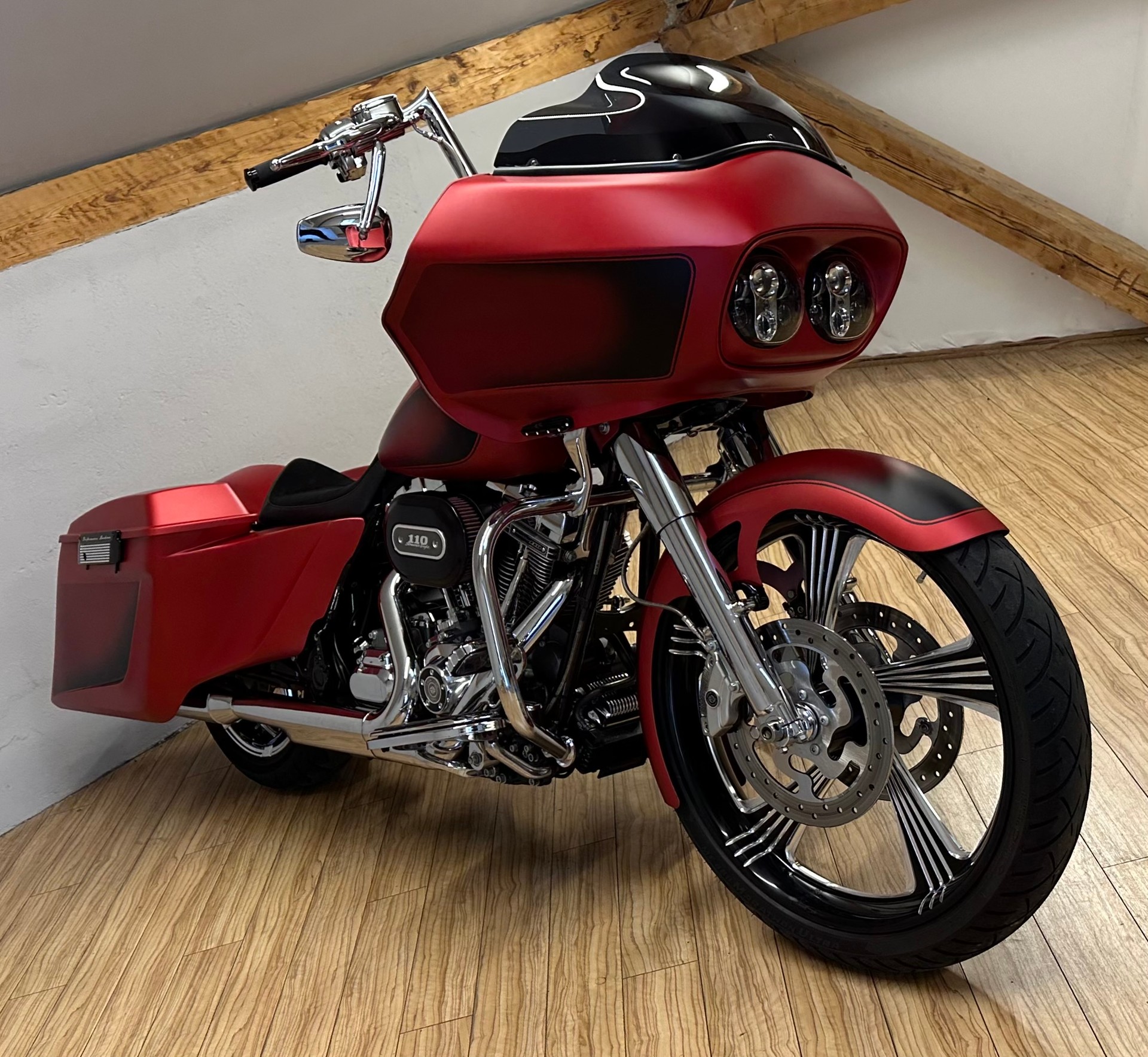 HARLEY-DAVIDSON FLTRUSE Road Glide Ultra ABS CVO