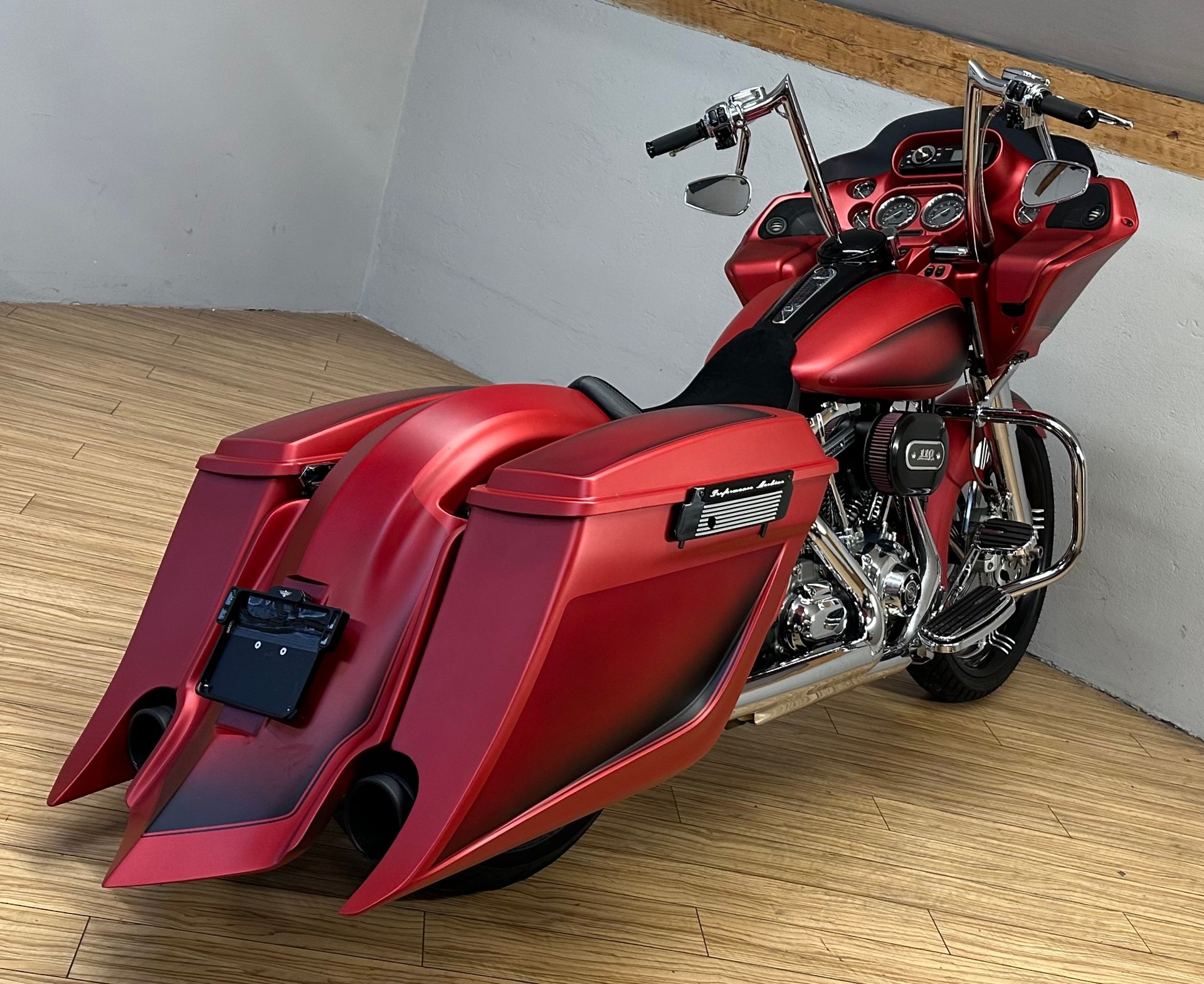 HARLEY-DAVIDSON FLTRUSE Road Glide Ultra ABS CVO-showroom-element-2
