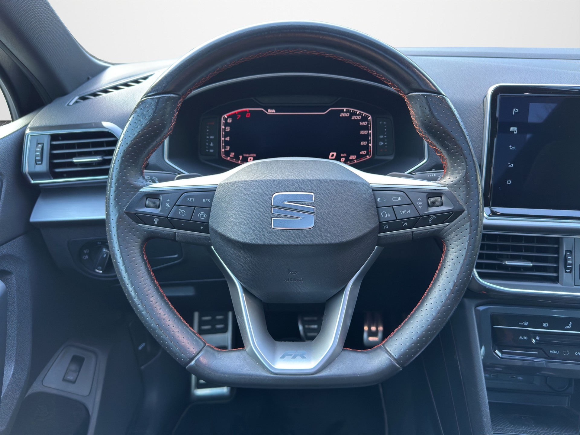 SEAT Tarraco 2.0TSI 4Drive Hola FR DSG-image-9