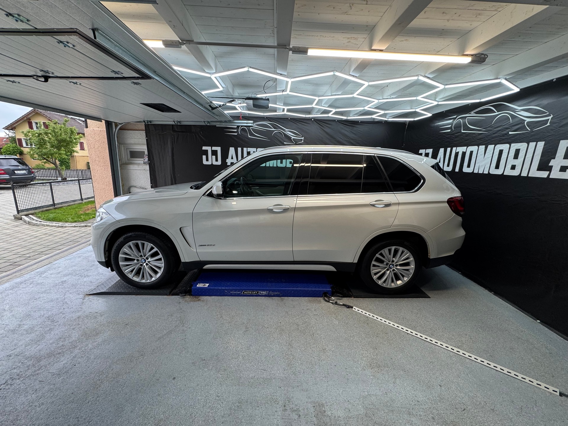 BMW X5 xDrive 30d Steptronic-image-2