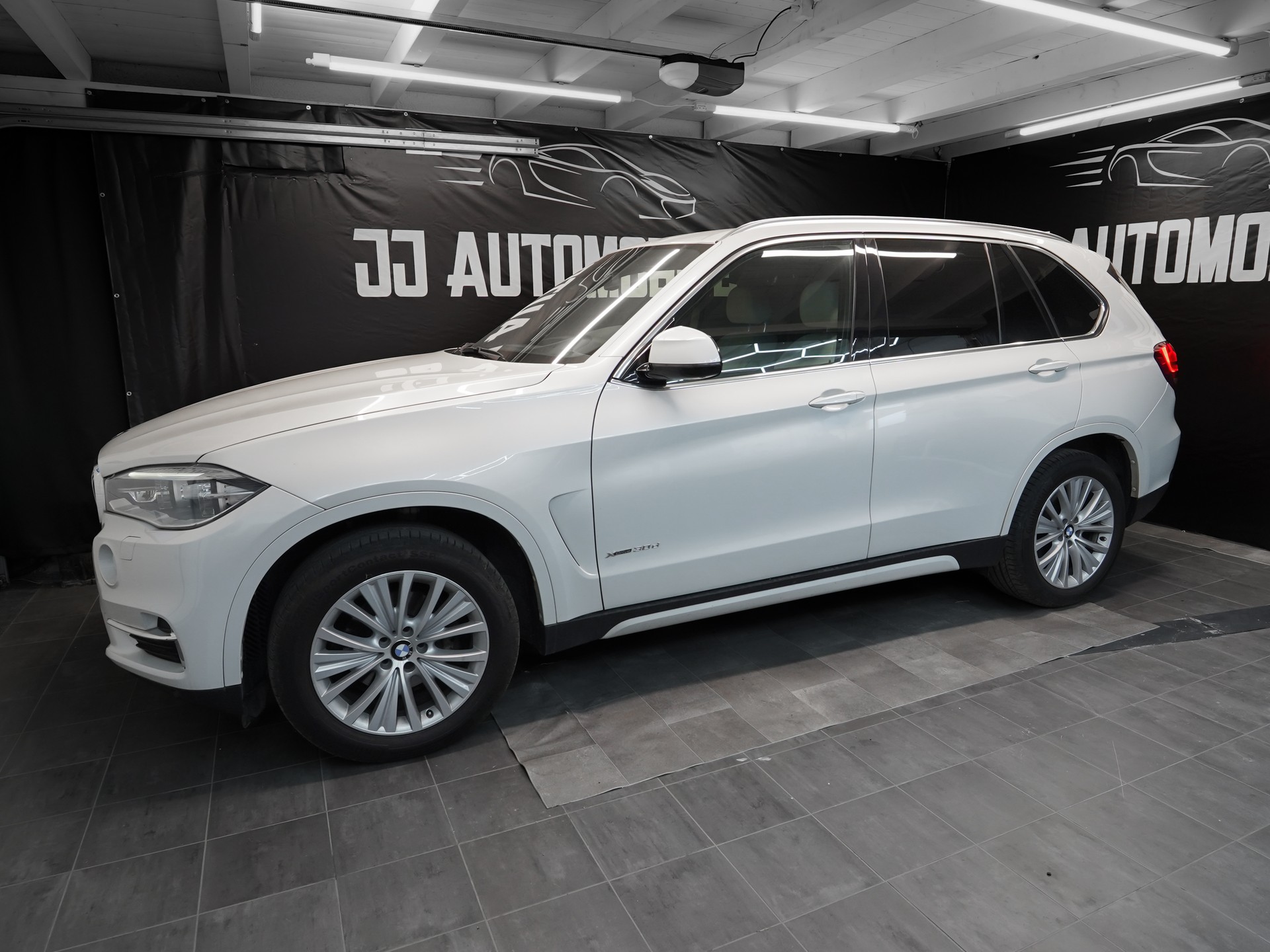BMW X5 xDrive 30d Steptronic-image-2