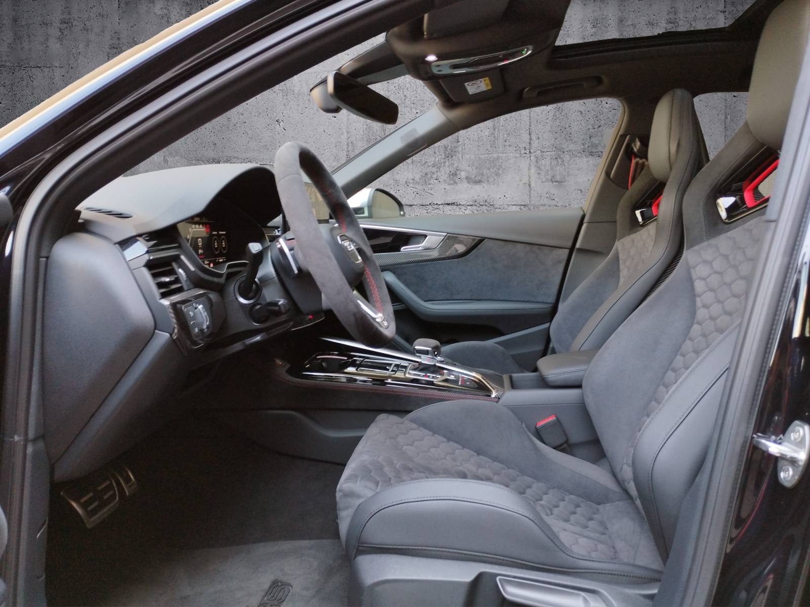AUDI RS4 Avant Competition Plus-image-6