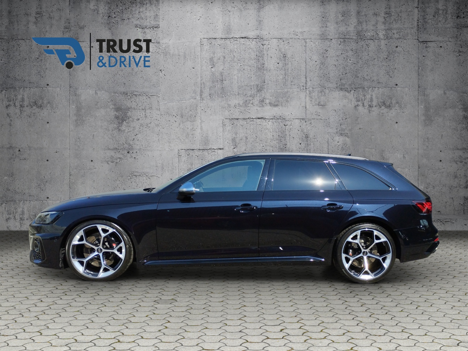 AUDI RS4 Avant Competition Plus-image-2