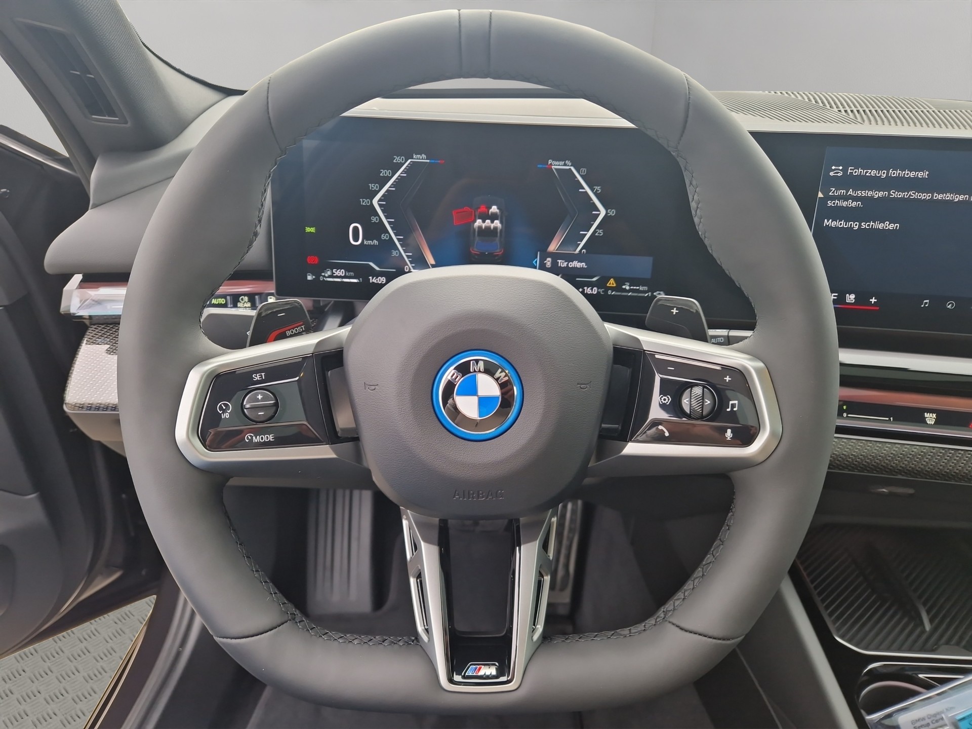 BMW 550e xDrive Touring M Sport Pro Steptronic-image-7
