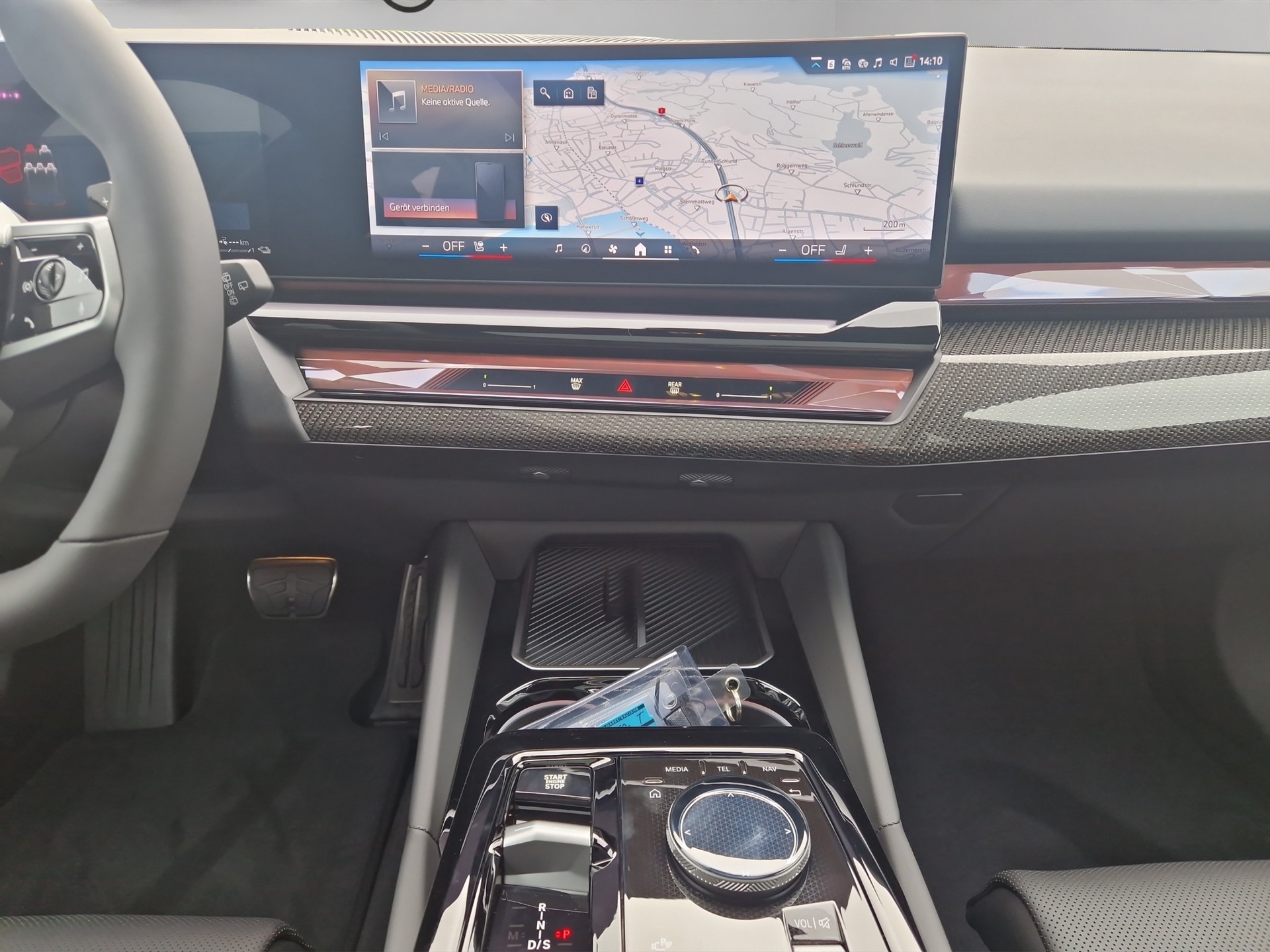 BMW 550e xDrive Touring M Sport Pro Steptronic-image-10
