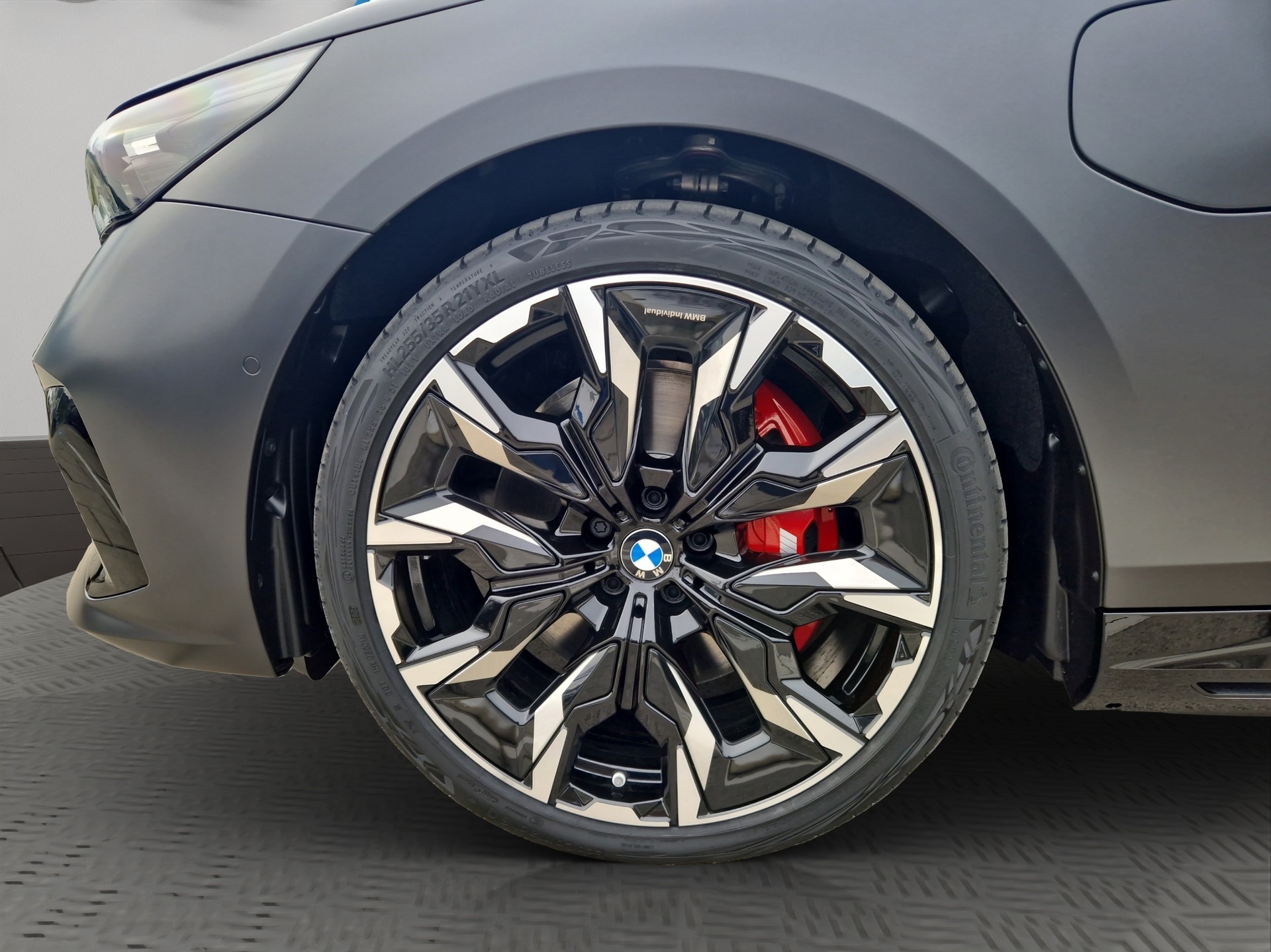 BMW 550e xDrive Touring M Sport Pro Steptronic-image-6