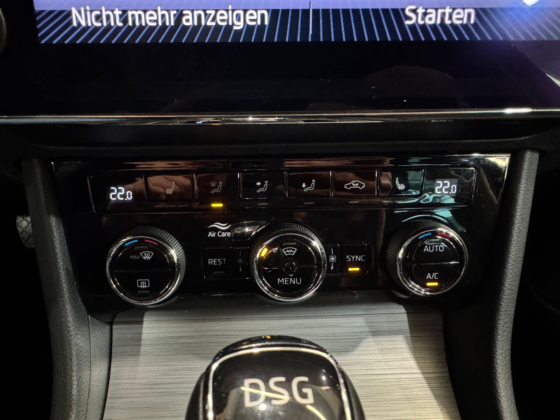 SKODA Superb Combi 1.6 TDI Ambition DSG-image-15