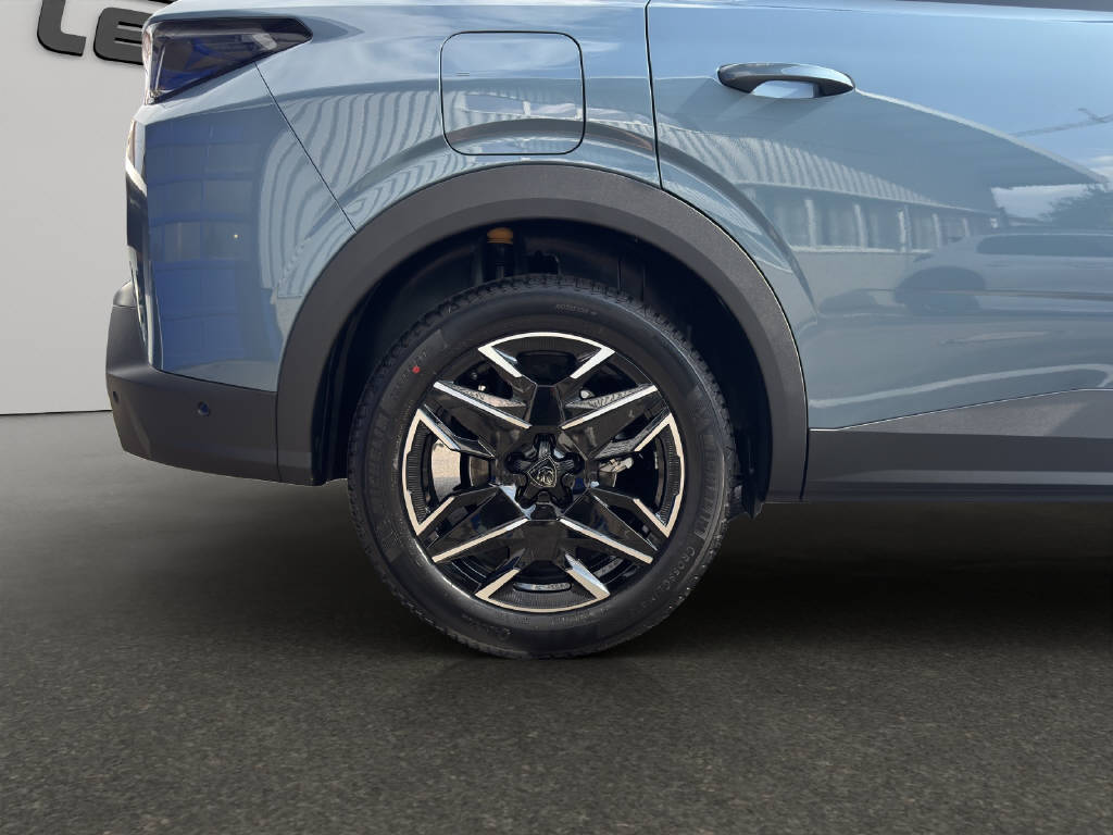 PEUGEOT 5008 1.2 Hybrid Allure Premium-image-12
