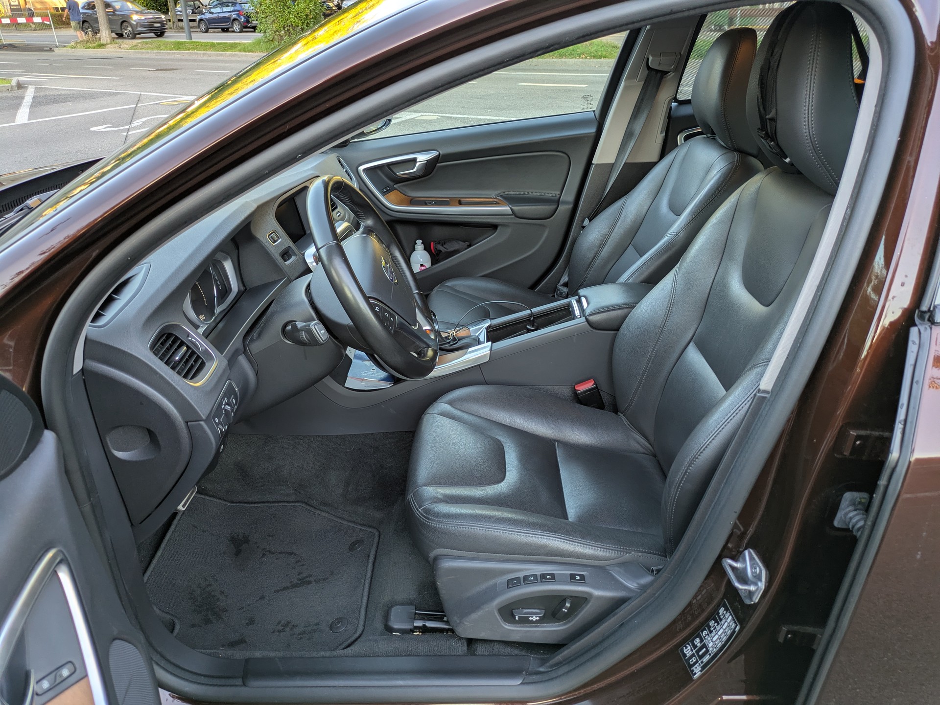 VOLVO S60 Cross Country T5 AWD Summum Geartronic-image-3