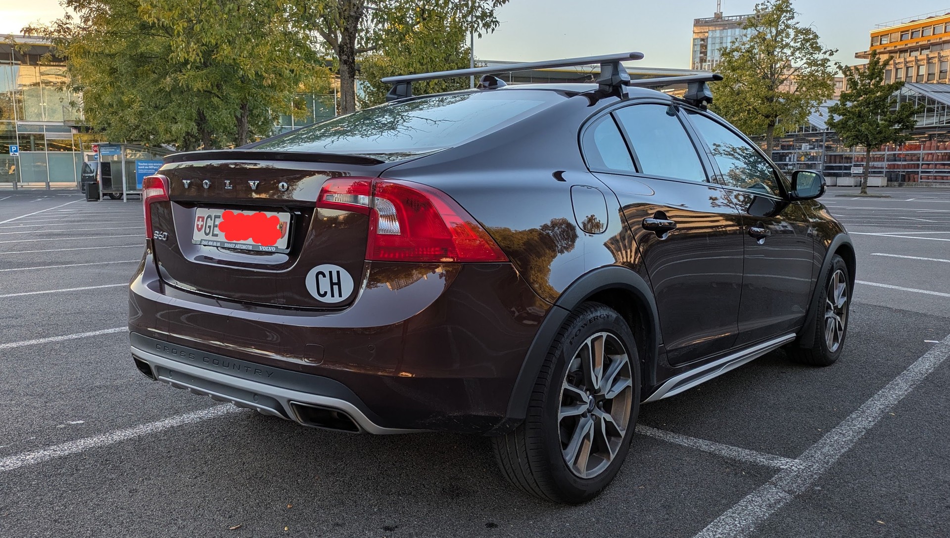 VOLVO S60 Cross Country T5 AWD Summum Geartronic-image-4