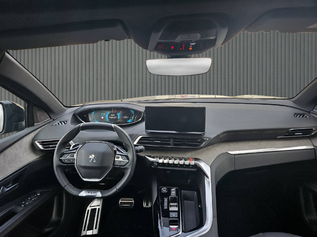 PEUGEOT 3008 Hybrid4 GT 300PS-image-11