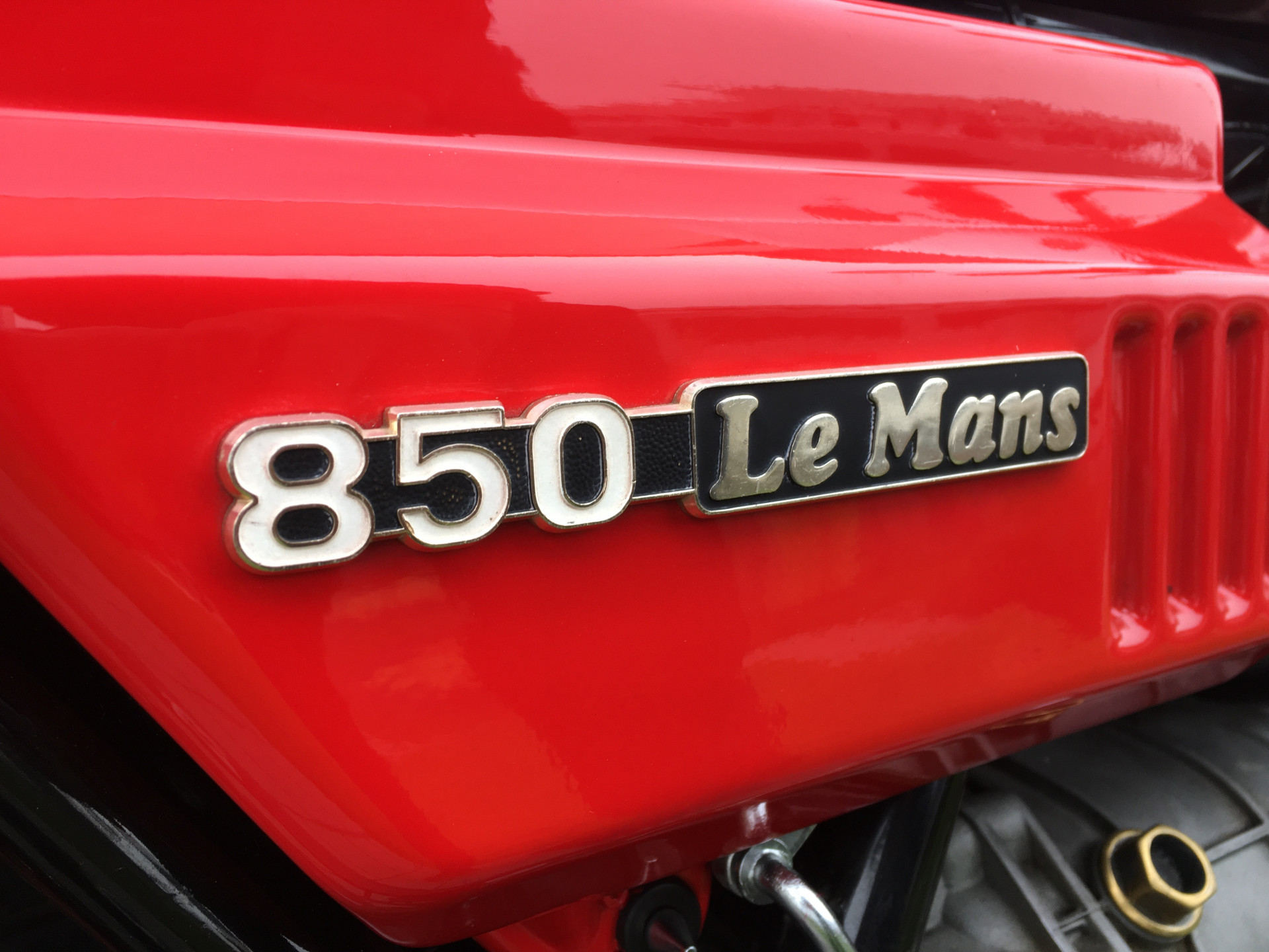 MOTO GUZZI VE 850 Le Mans-showroom-element-3