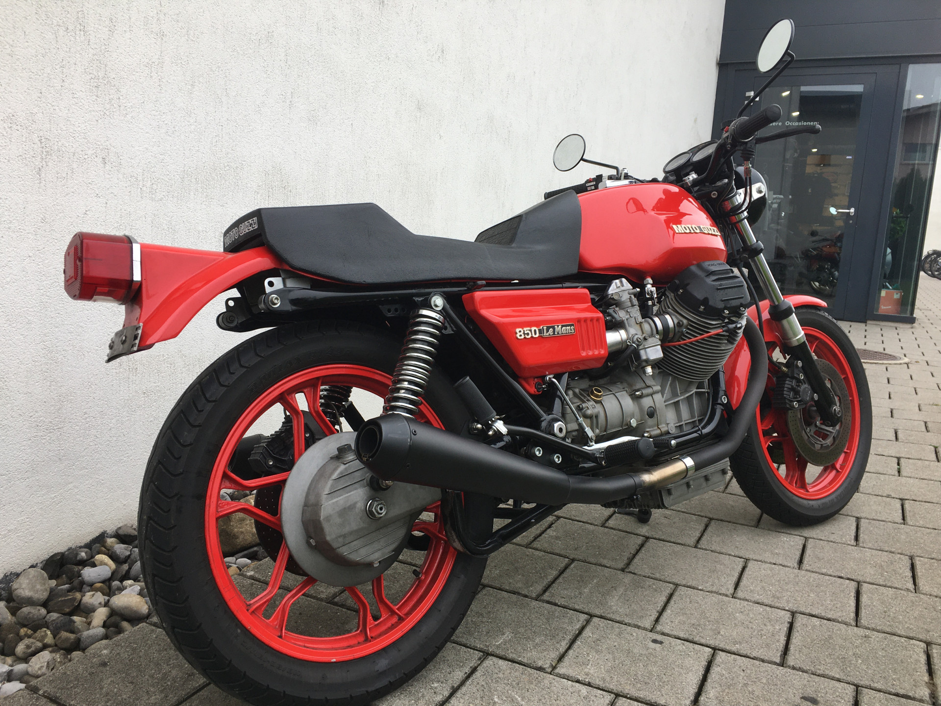 MOTO GUZZI VE 850 Le Mans-showroom-element-2