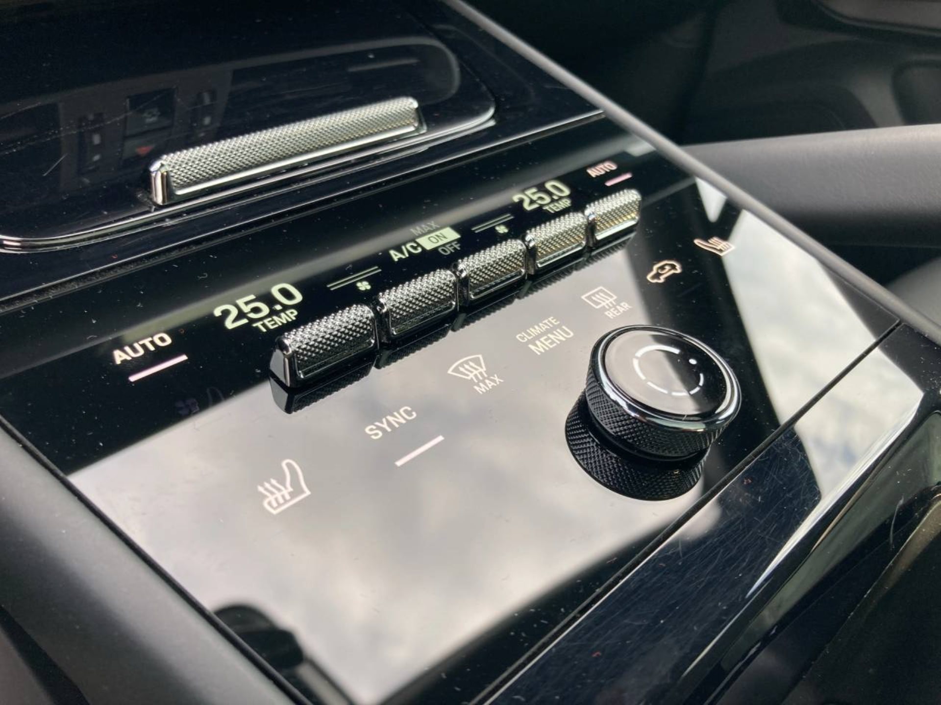 PORSCHE Cayenne E-Hybrid Coupé-image-24