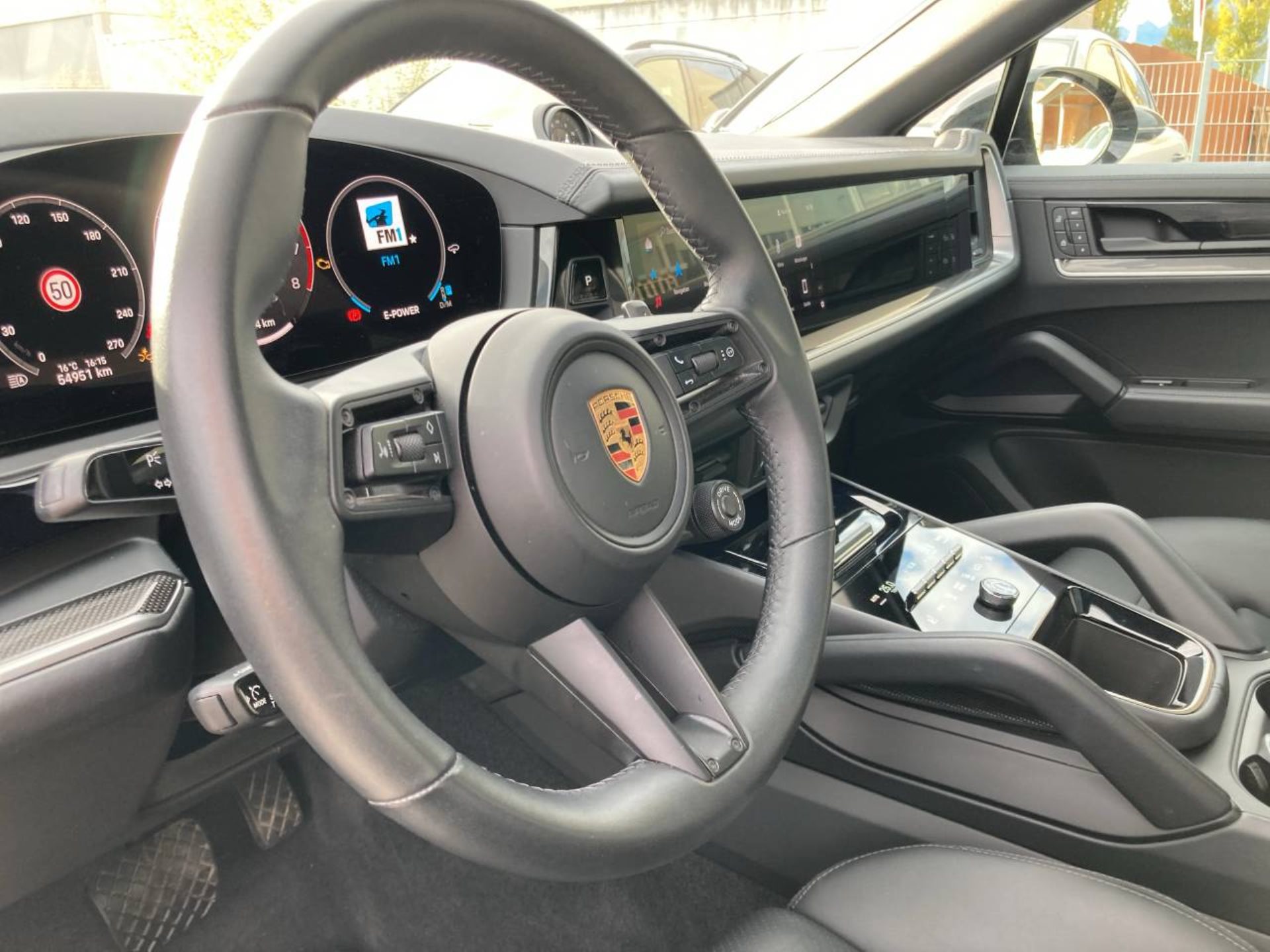 PORSCHE Cayenne E-Hybrid Coupé-image-4