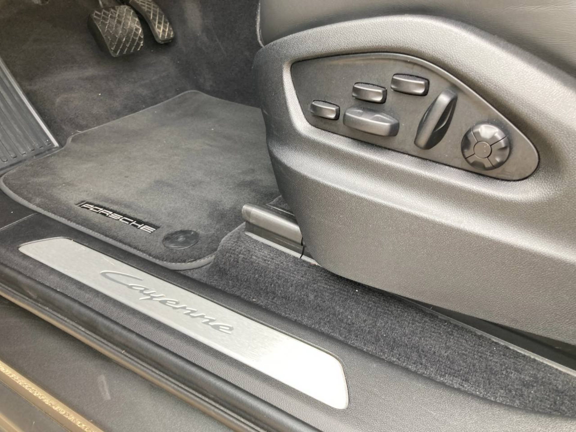 PORSCHE Cayenne E-Hybrid Coupé-image-21