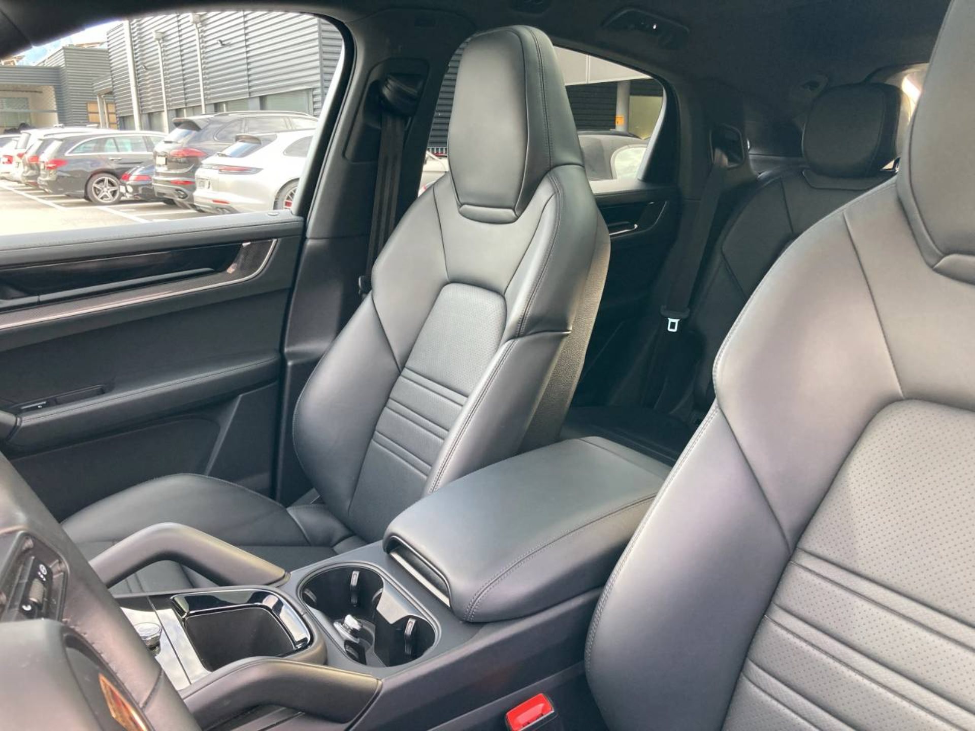PORSCHE Cayenne E-Hybrid Coupé-image-16