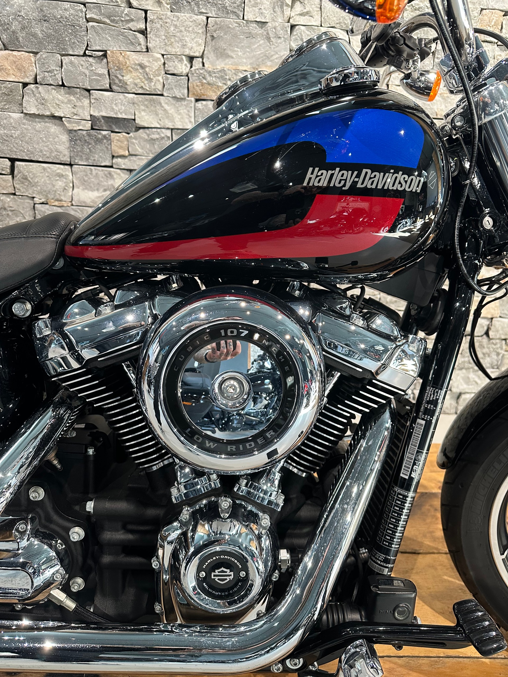 HARLEY-DAVIDSON FXLR Low Rider-showroom-element-3