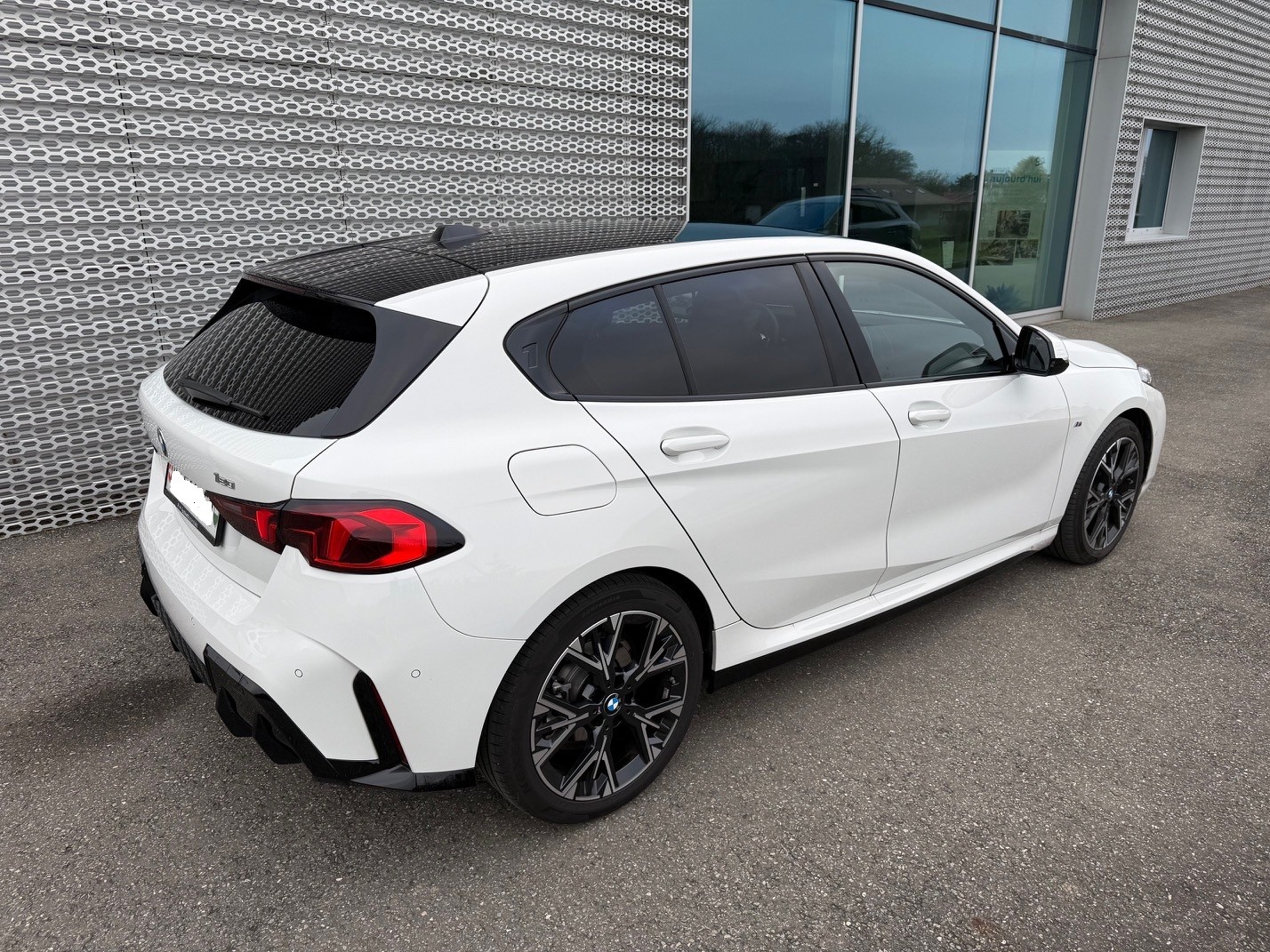 BMW 120 M Sport Steptronic-image-12