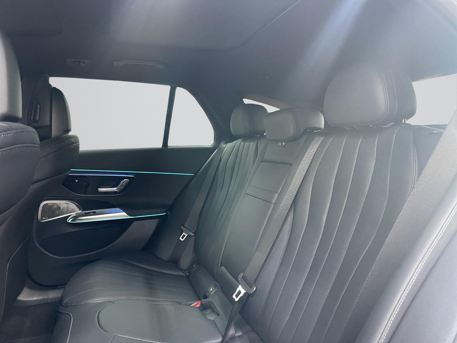 MERCEDES-BENZ E 220 d 4MATIC T-Modell AMG Line-image-7